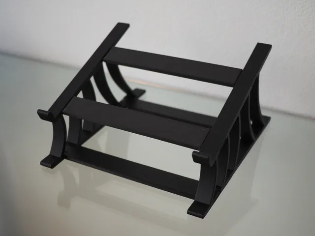 Laptop stand
