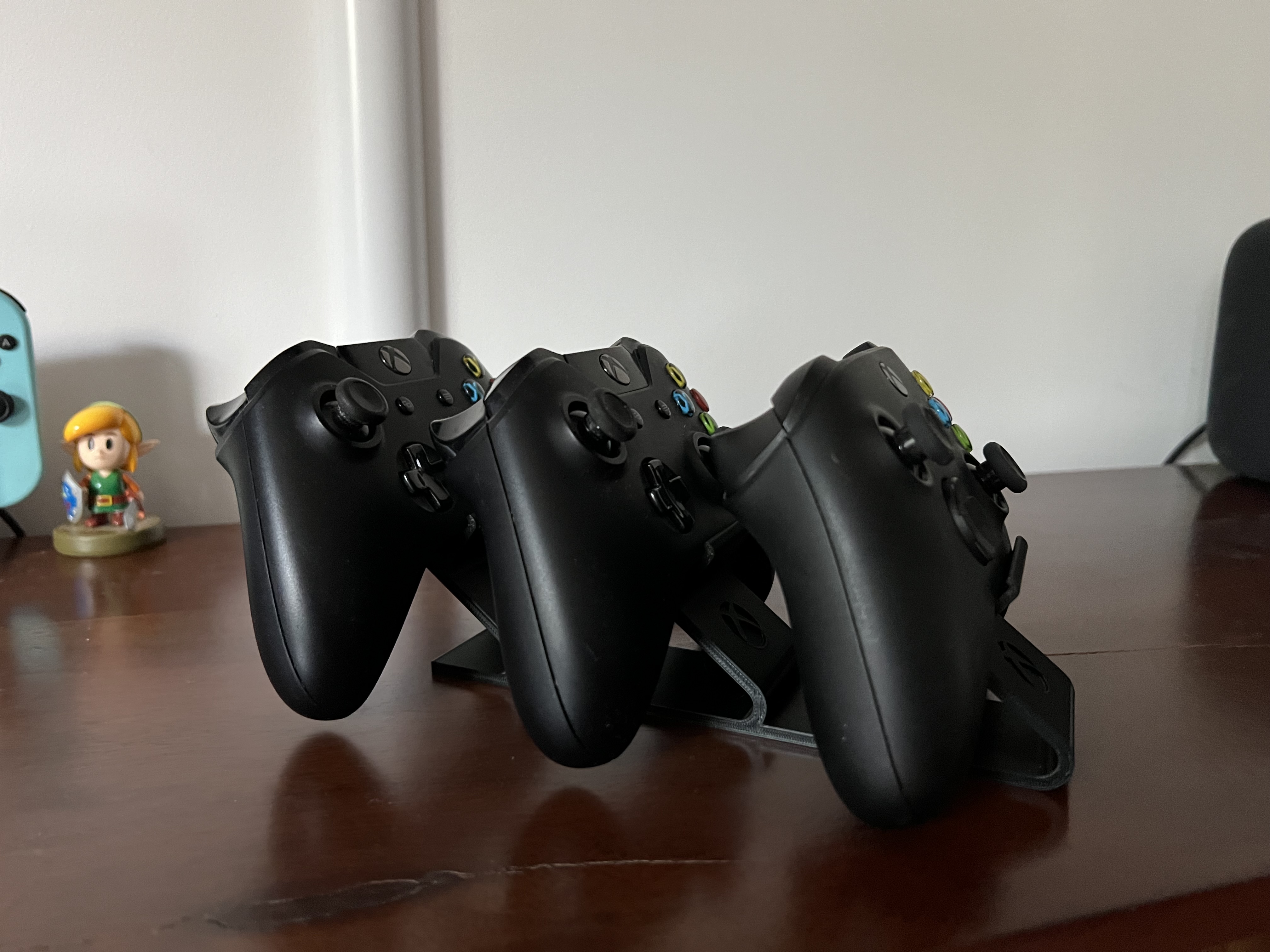 triple controller stand (remix) 3D model thumbnail