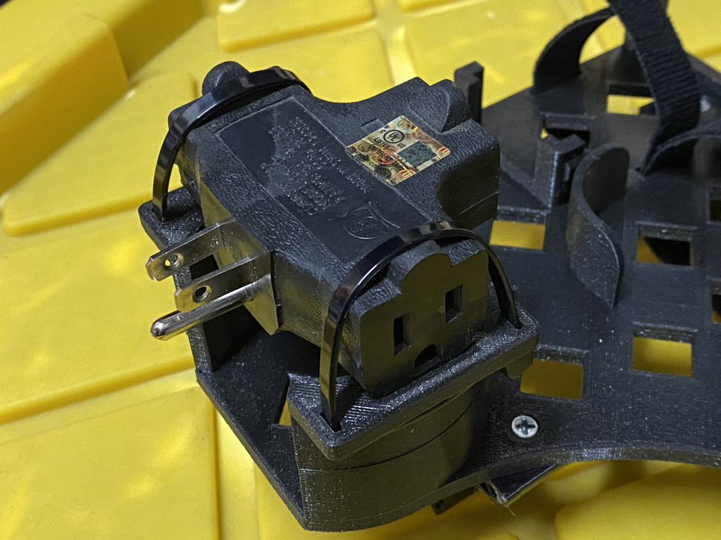 Miniatura 6 do modelo 3D Wireless DMX Lighting Control Mount