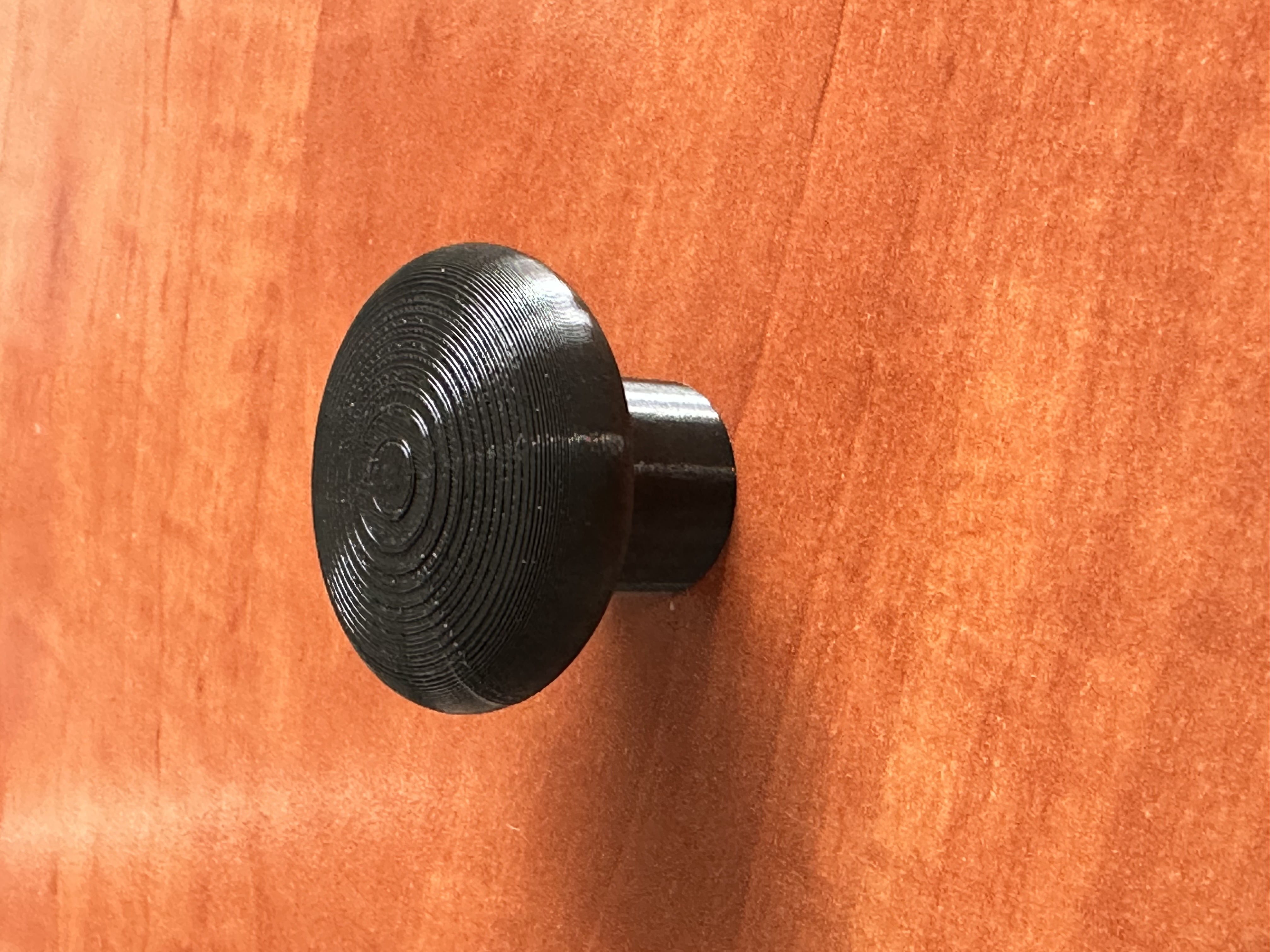 Úchytka M3/M4 (round knob)