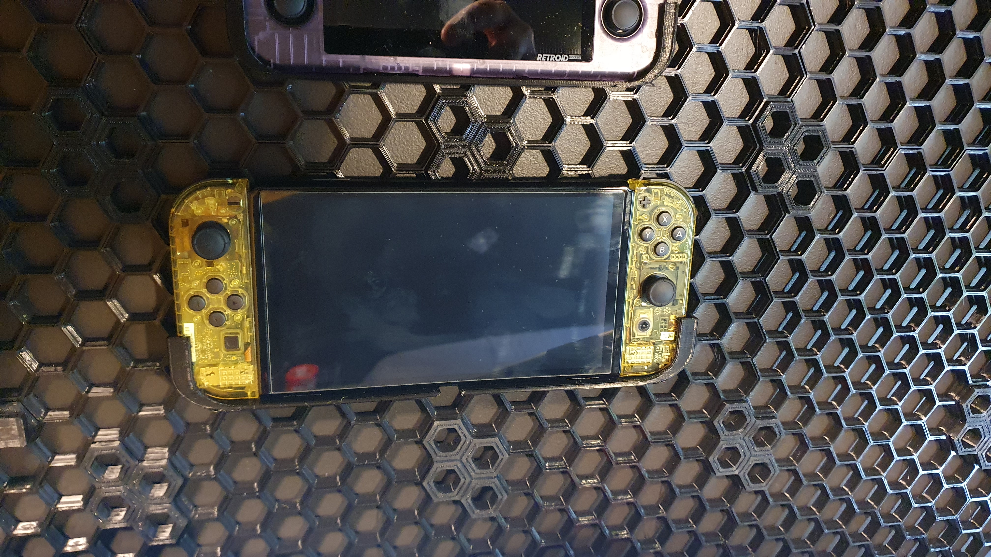 HSW Switch OLED wall mount