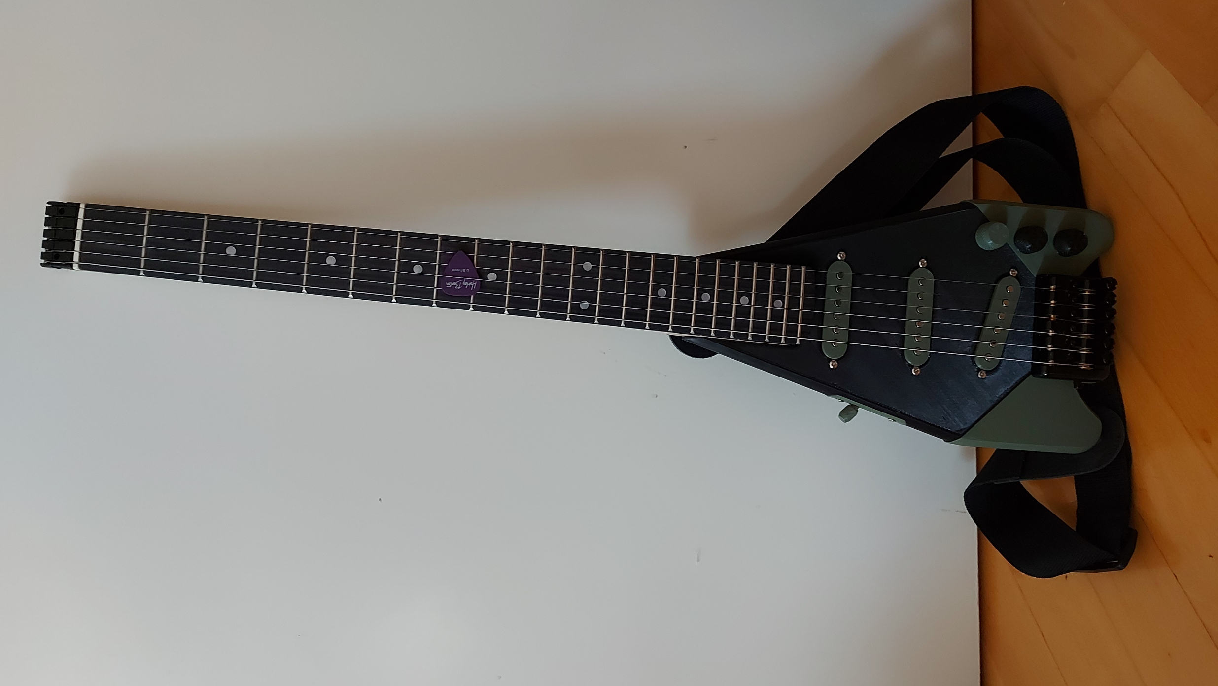 Sparrow - electric travel guitar