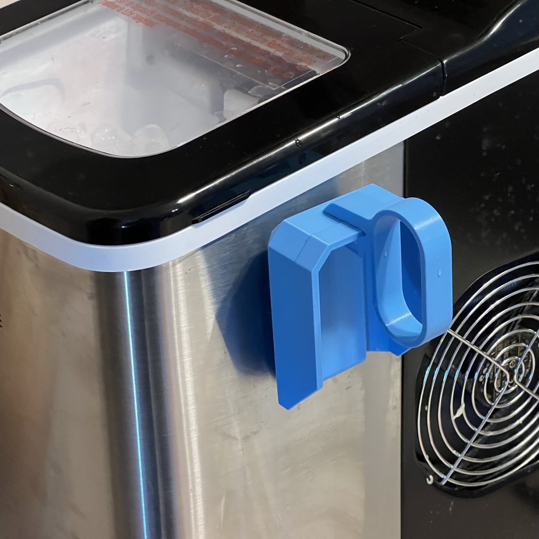 snub-nose-ice-scoop-for-countertop-ice-makers-by-mscalora-download