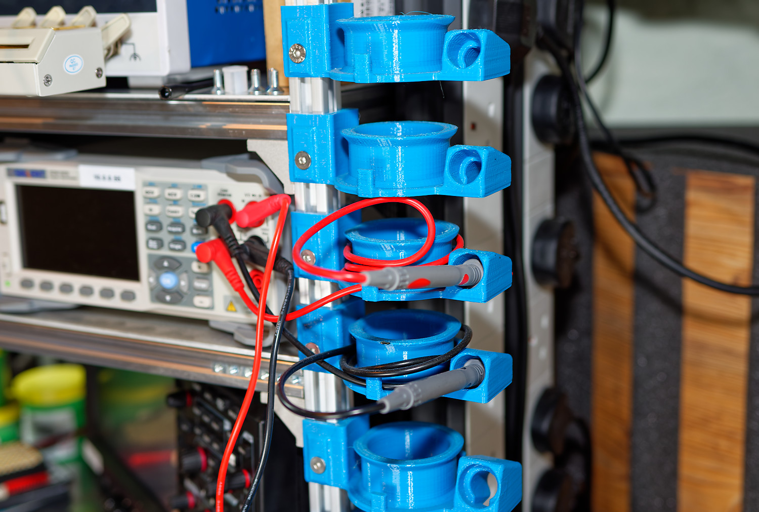 Digital Multimeter/Oscilloscope Probe Holder for 2020 Extrusion by Mark