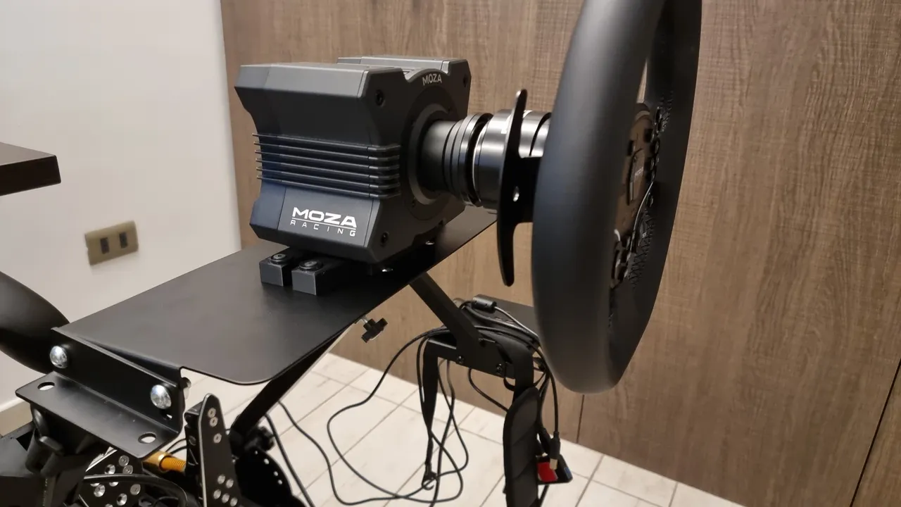 Moza R5 - Base adapter by Danioki | Download free STL model