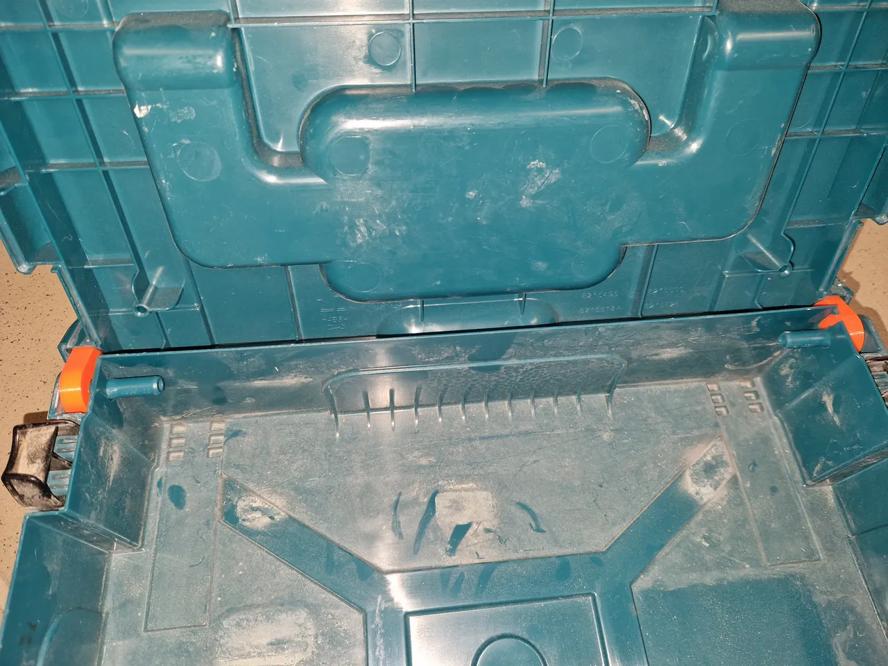 Makita Box MakPac broken hinge support by Her MannF