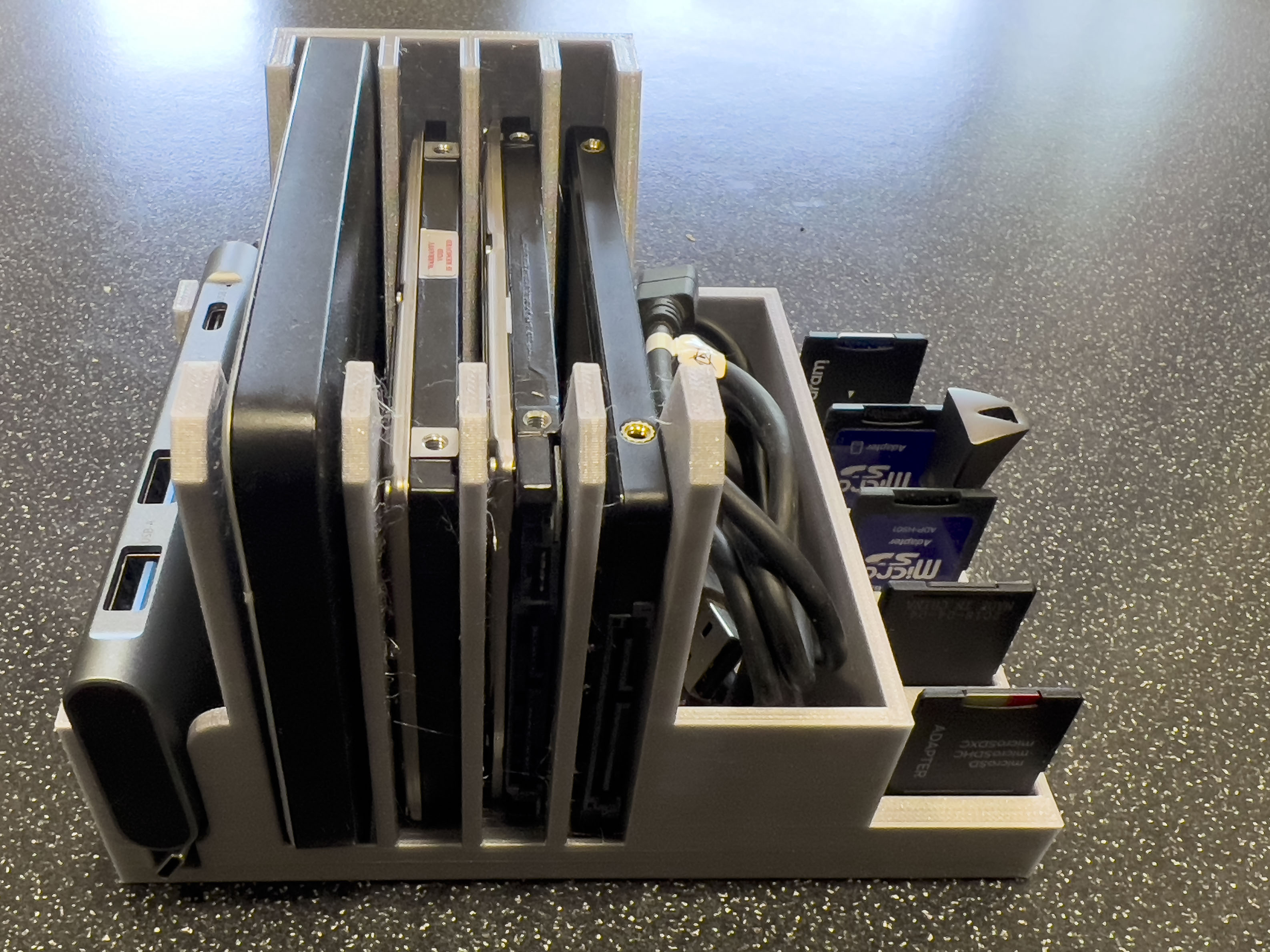 HDD/SD/PENDRIVE STAND