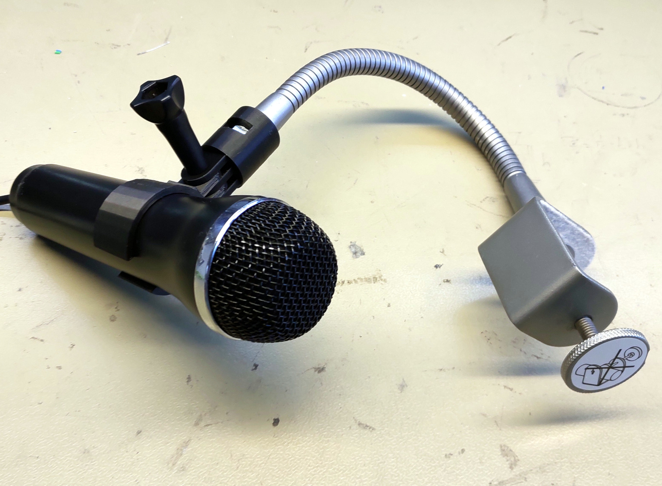Action cam and gaming mic mount for an IKEA Kvart lamp stem. by Jenny
