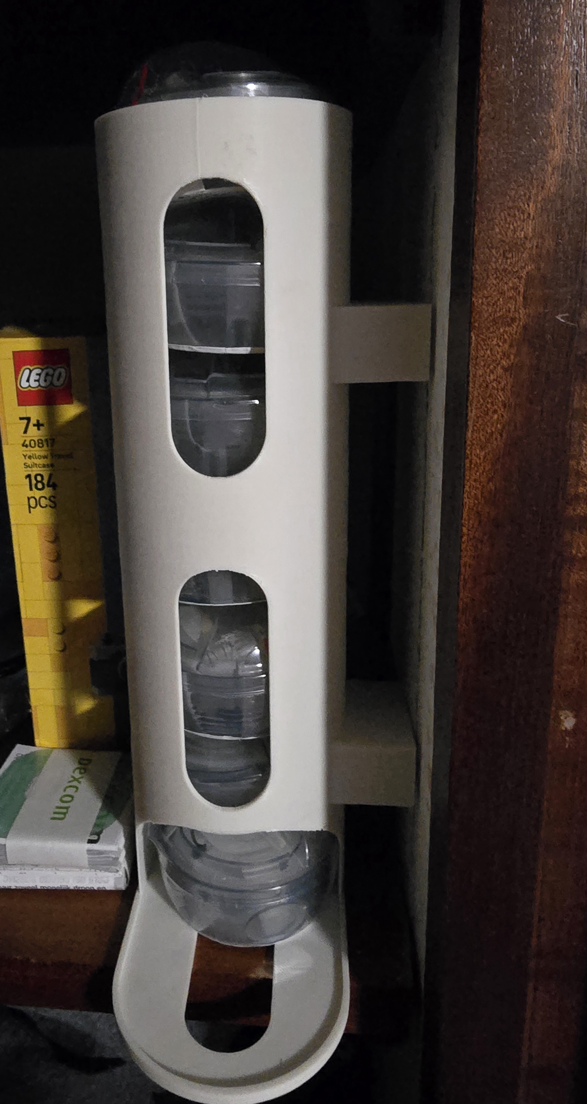Wall holder for AutoSoft 90 infusion set