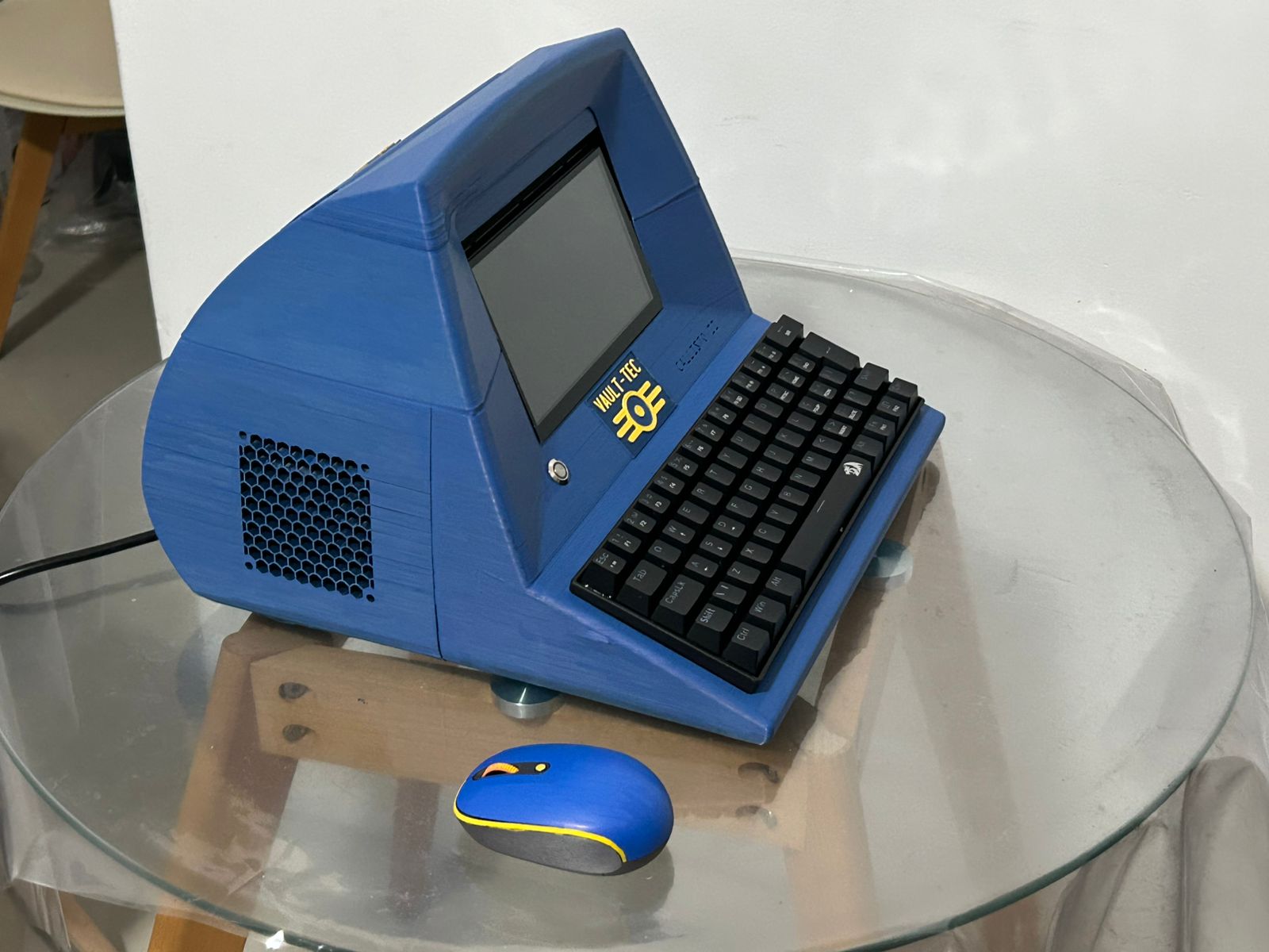 MINI ITX Callisto 2 Fallout theme with Windows 10