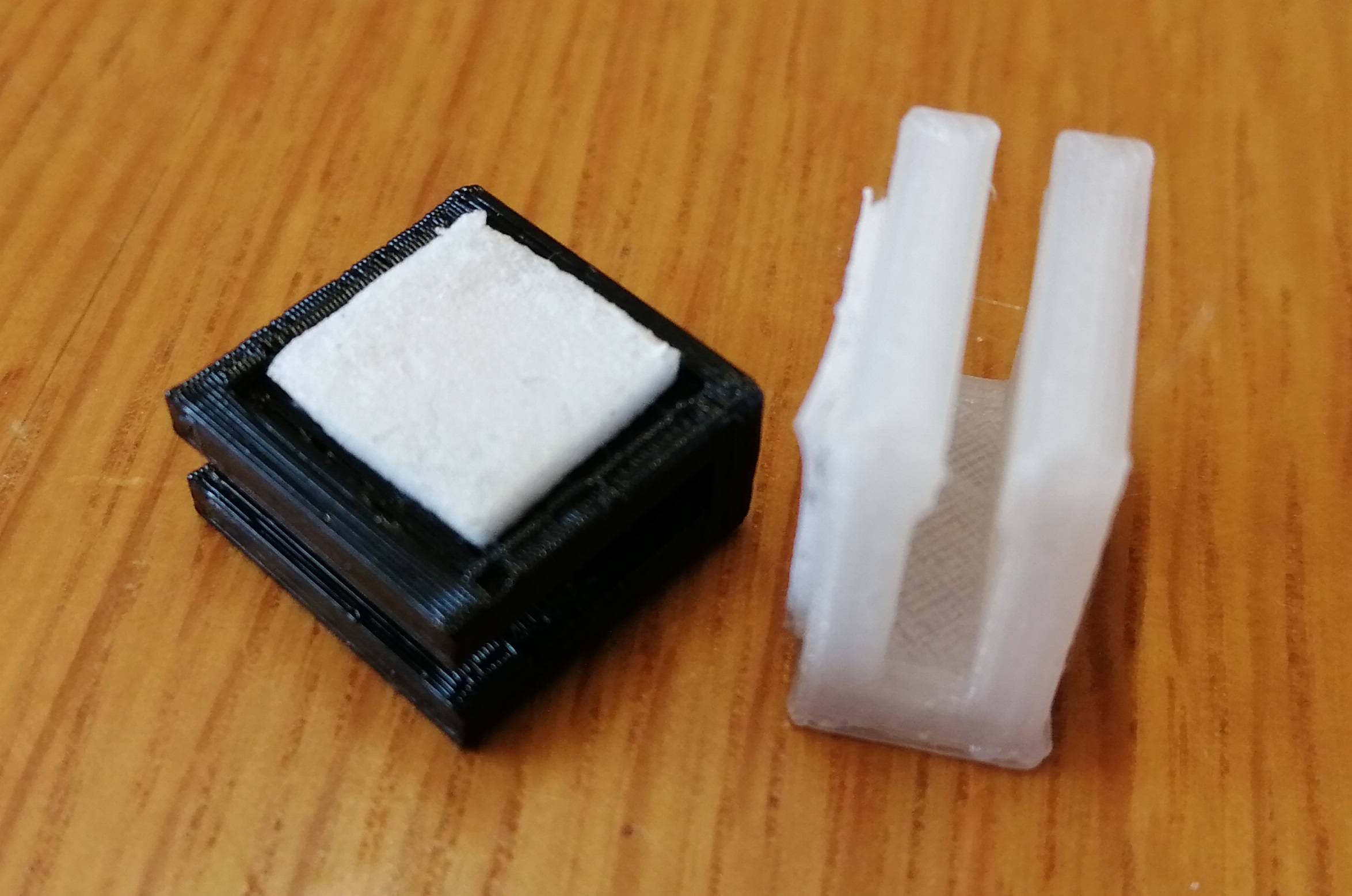 Nailless Flat cat7 Cable Clip for Cables 7.5x2.5mm by Dakaar