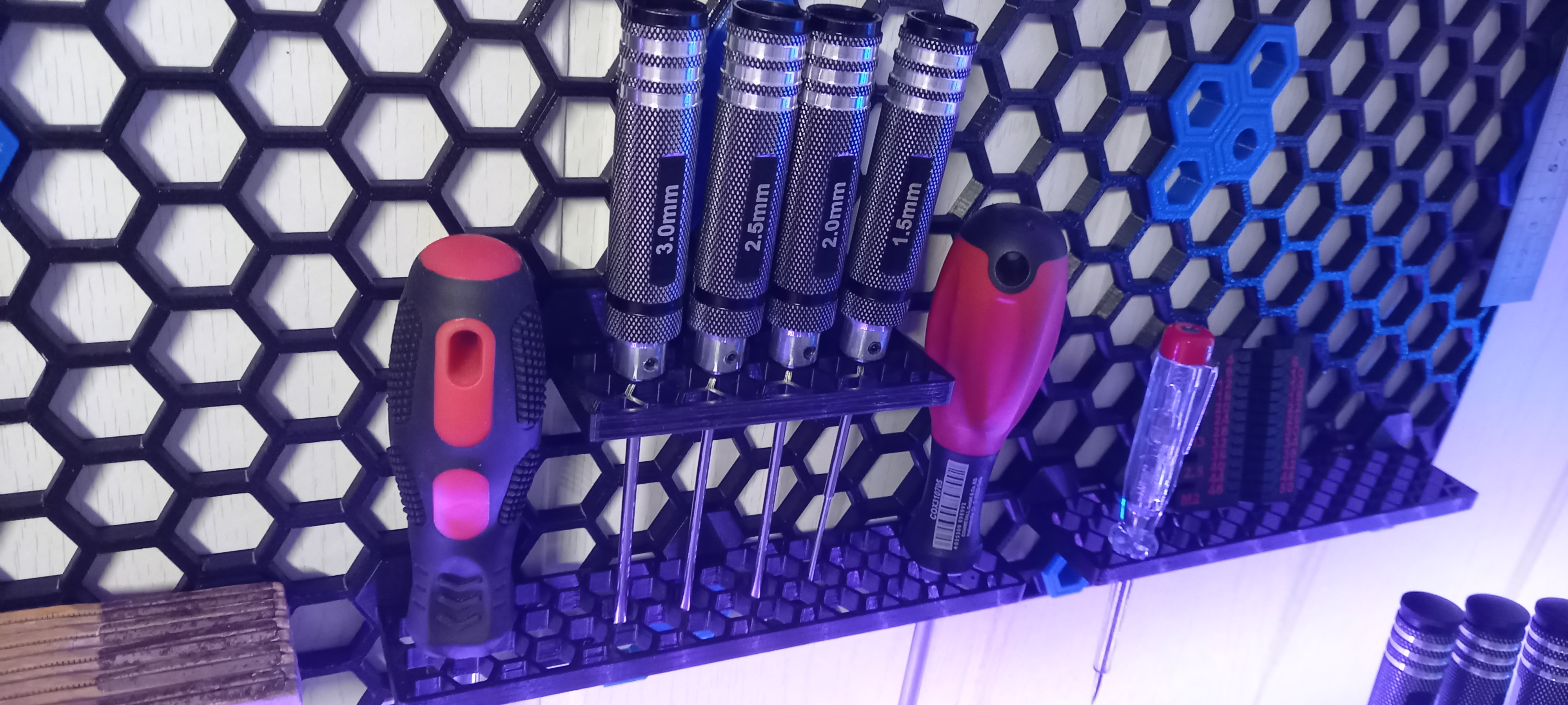 Honeycomb storage wall shorter tool holder 3D model thumbnail