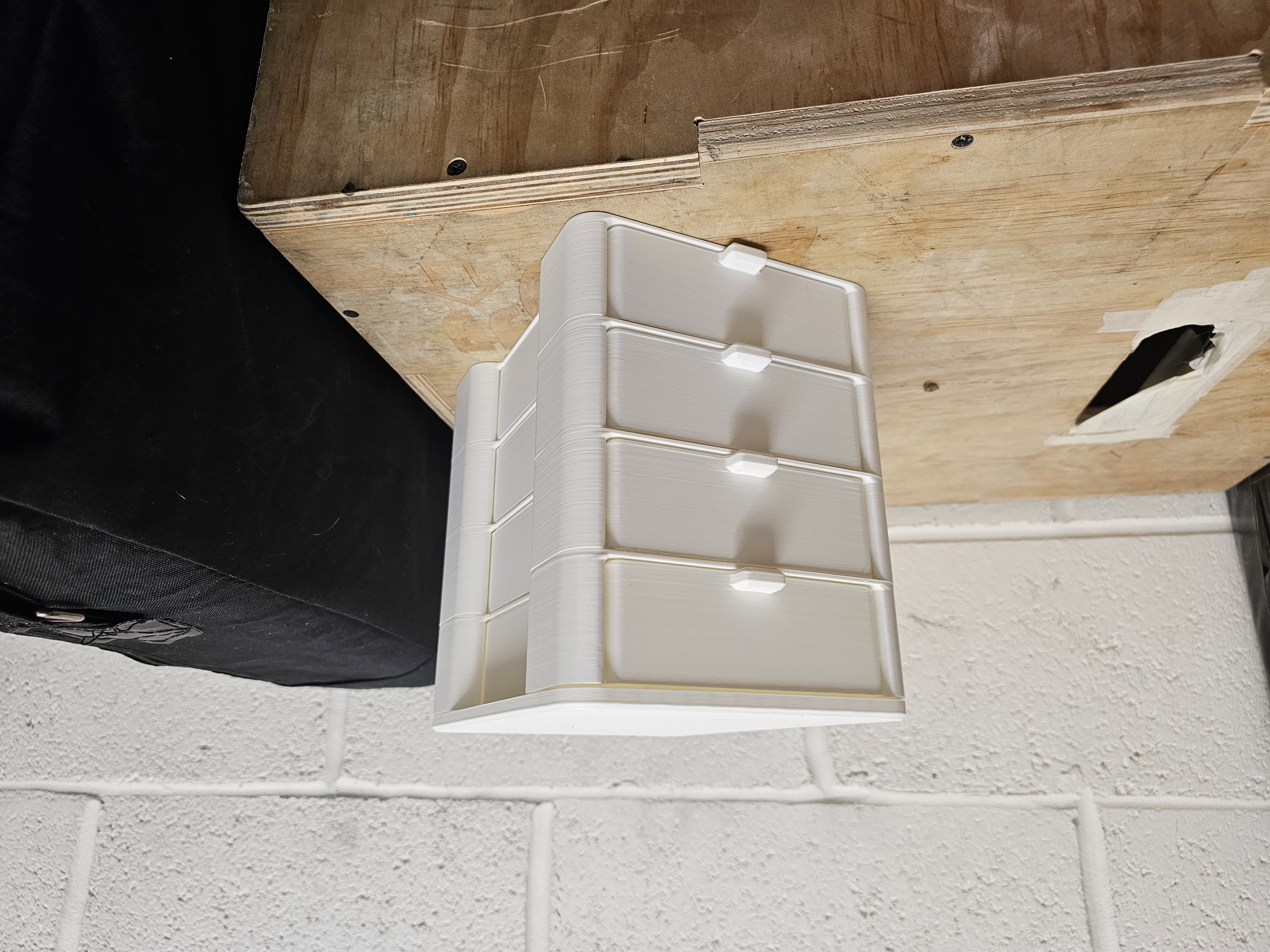 Gridfinity Compatible Modular Stacking Storage System. por Karl3D