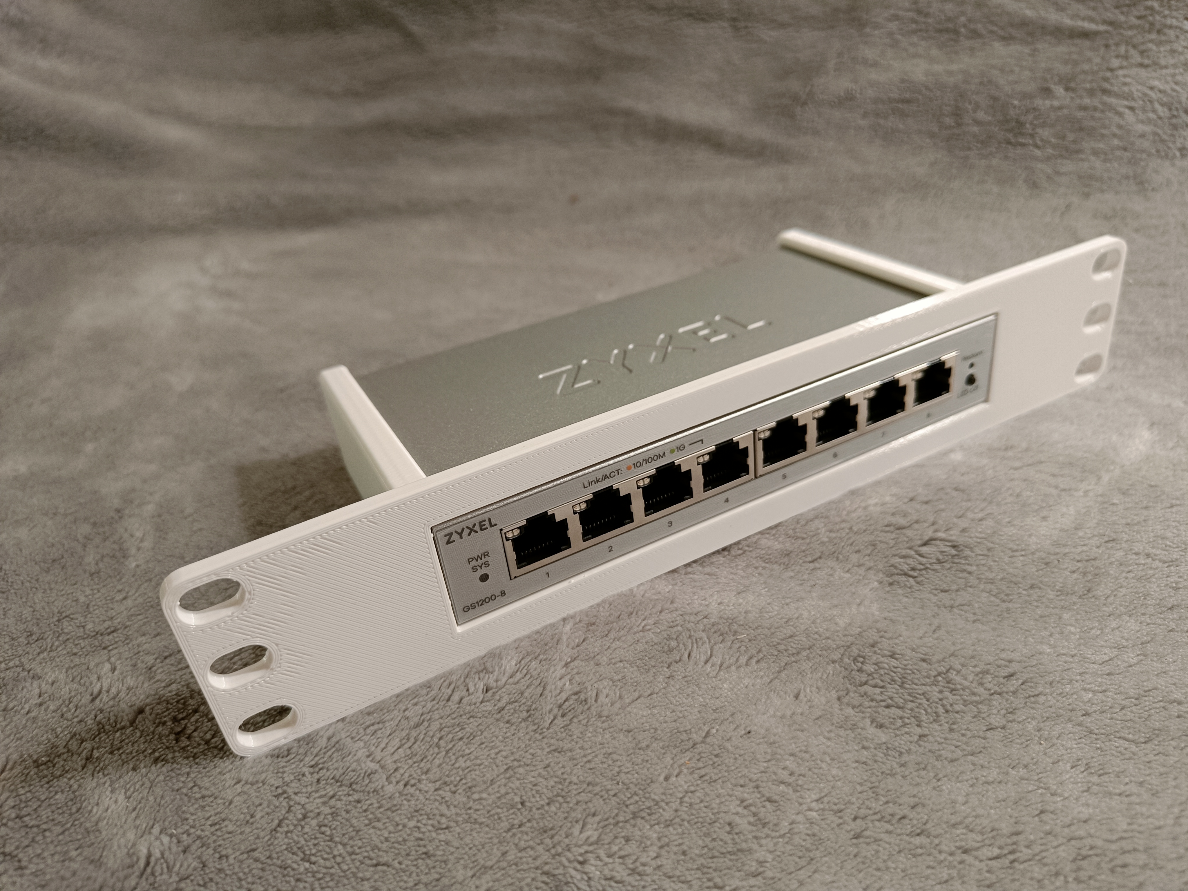 Zyxel GS1200-8 10inch 1U Rackmount
