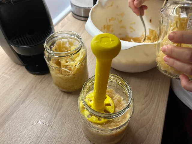 Apple Press for Mason Jars - Ručný lis na jablká