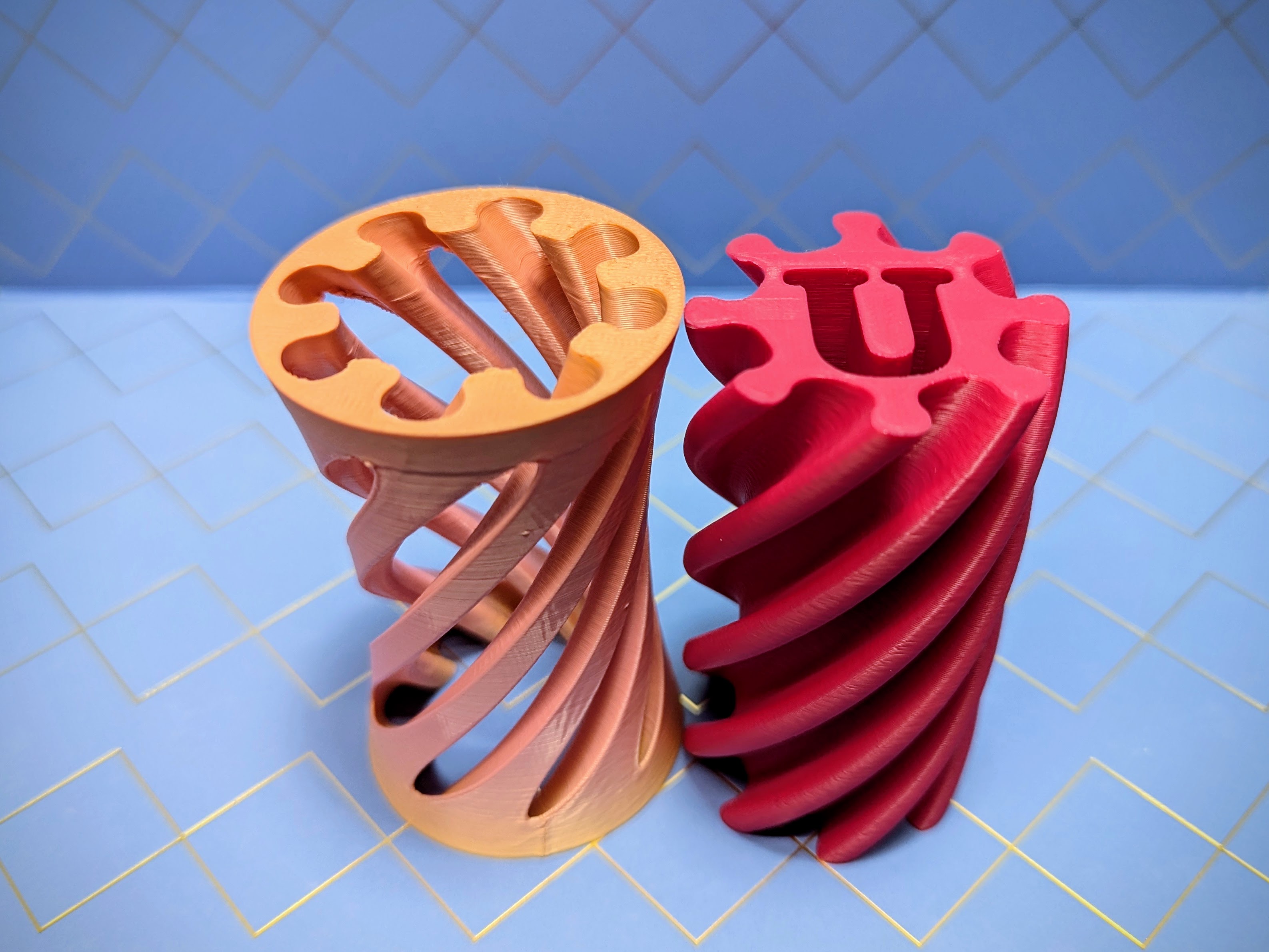 Letter U Spiral Vortex Fidget — thumbnail 4