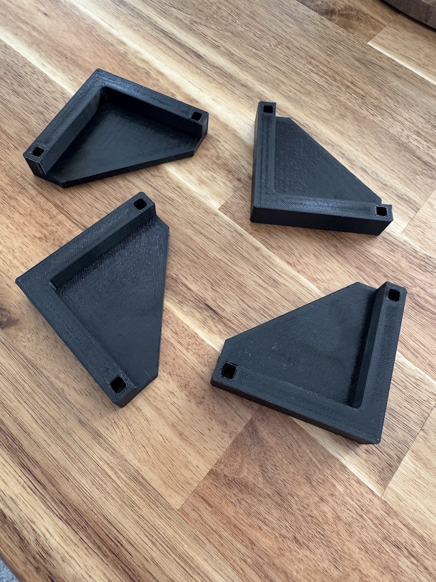 Miniatura 2 do modelo 3D Table top corner protectors