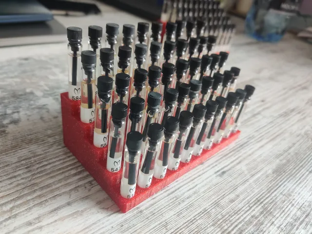 Perfume samples organizer