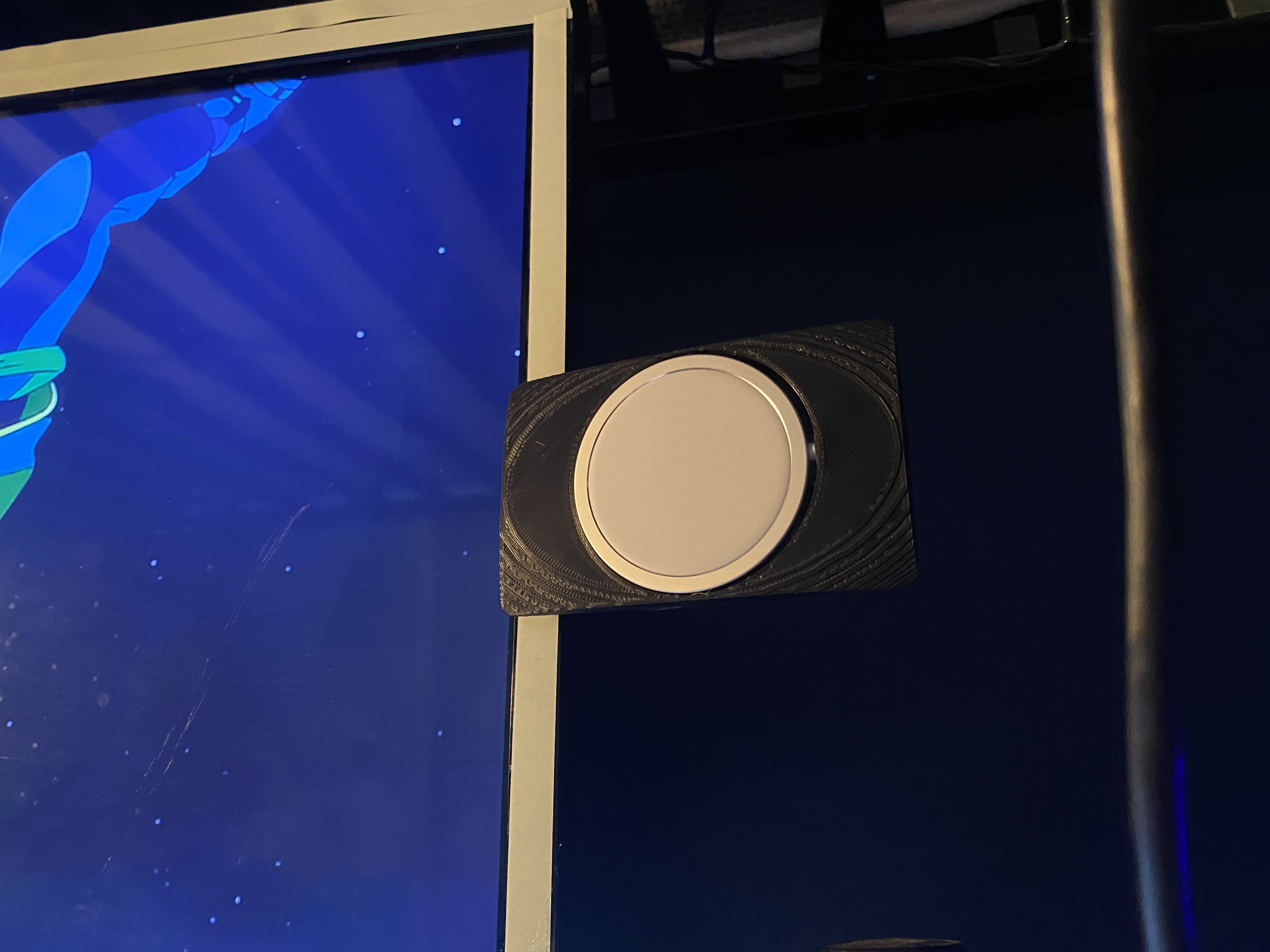 magsafe wireless charger for monitor