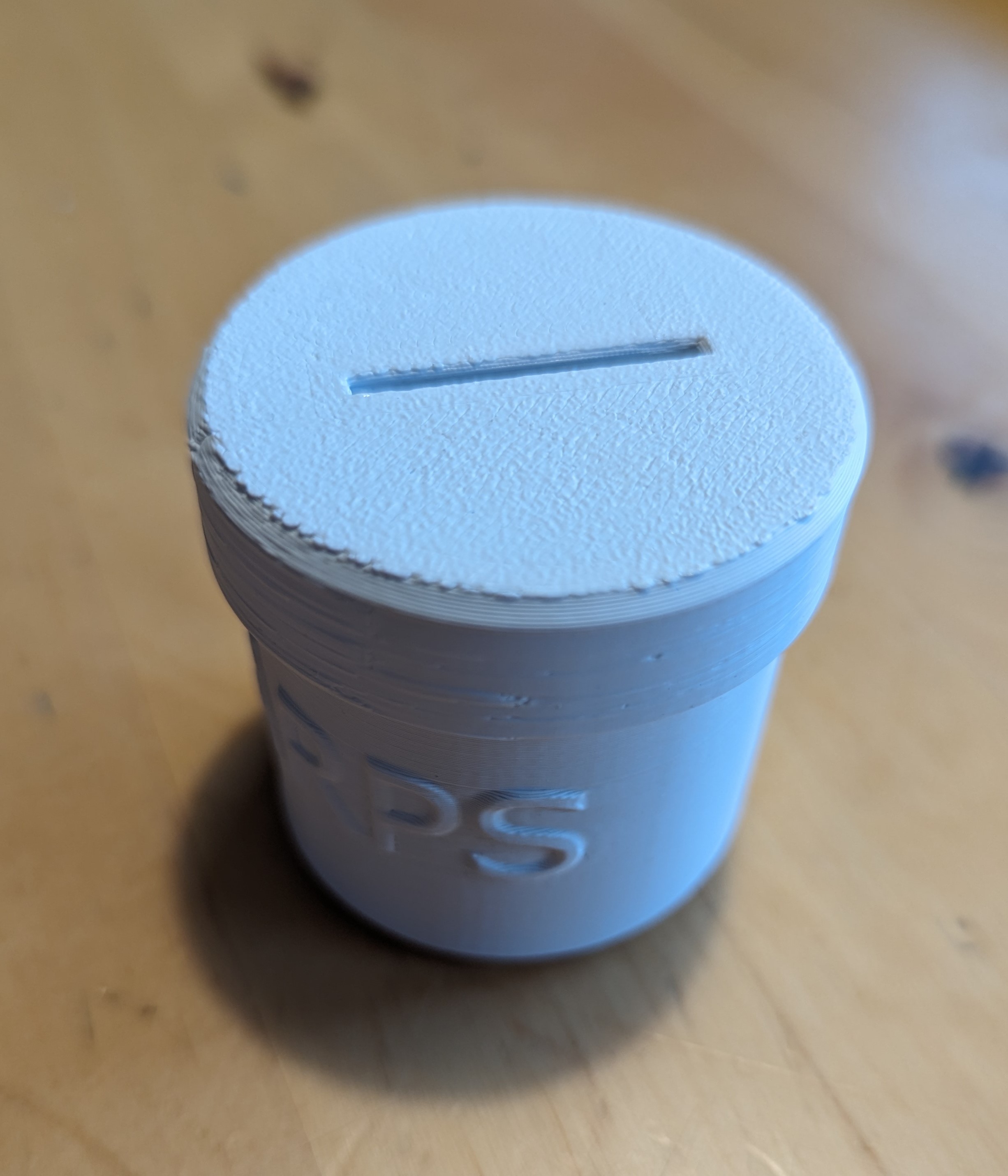 Disposable, or emptyable, sharps container
