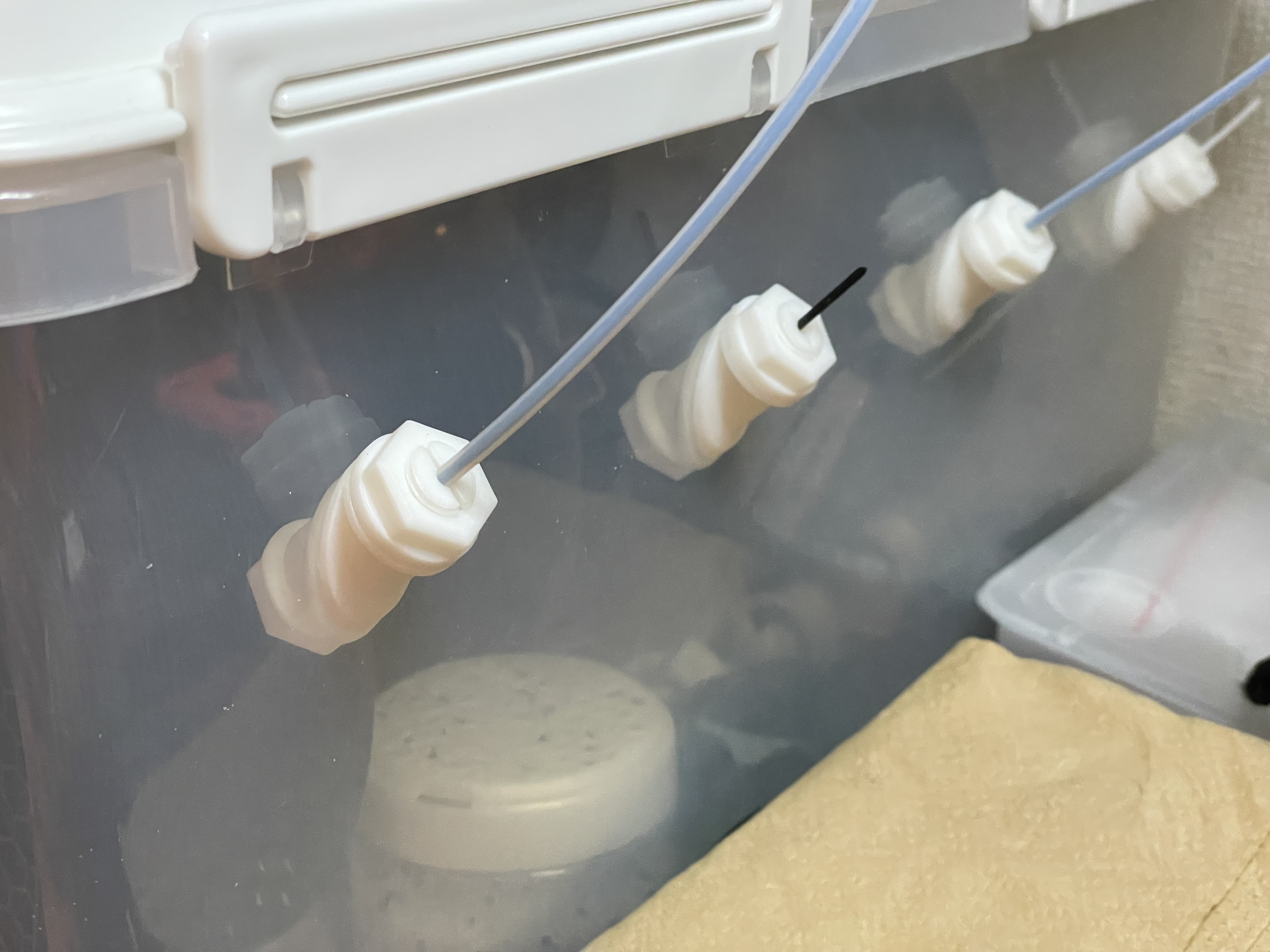 Drybox filament guide using PTFE tube 45deg Ver.