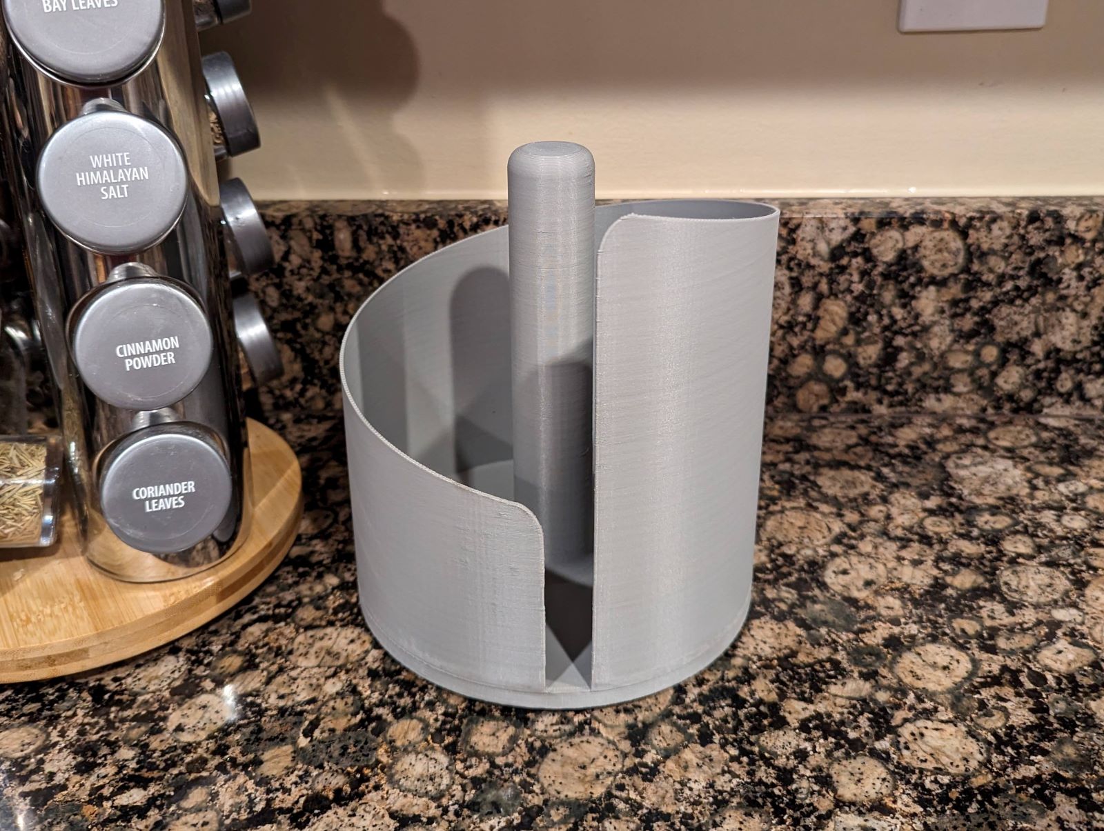 Spiral Vertical Paper Towel Holder by Ken Mills Download free STL