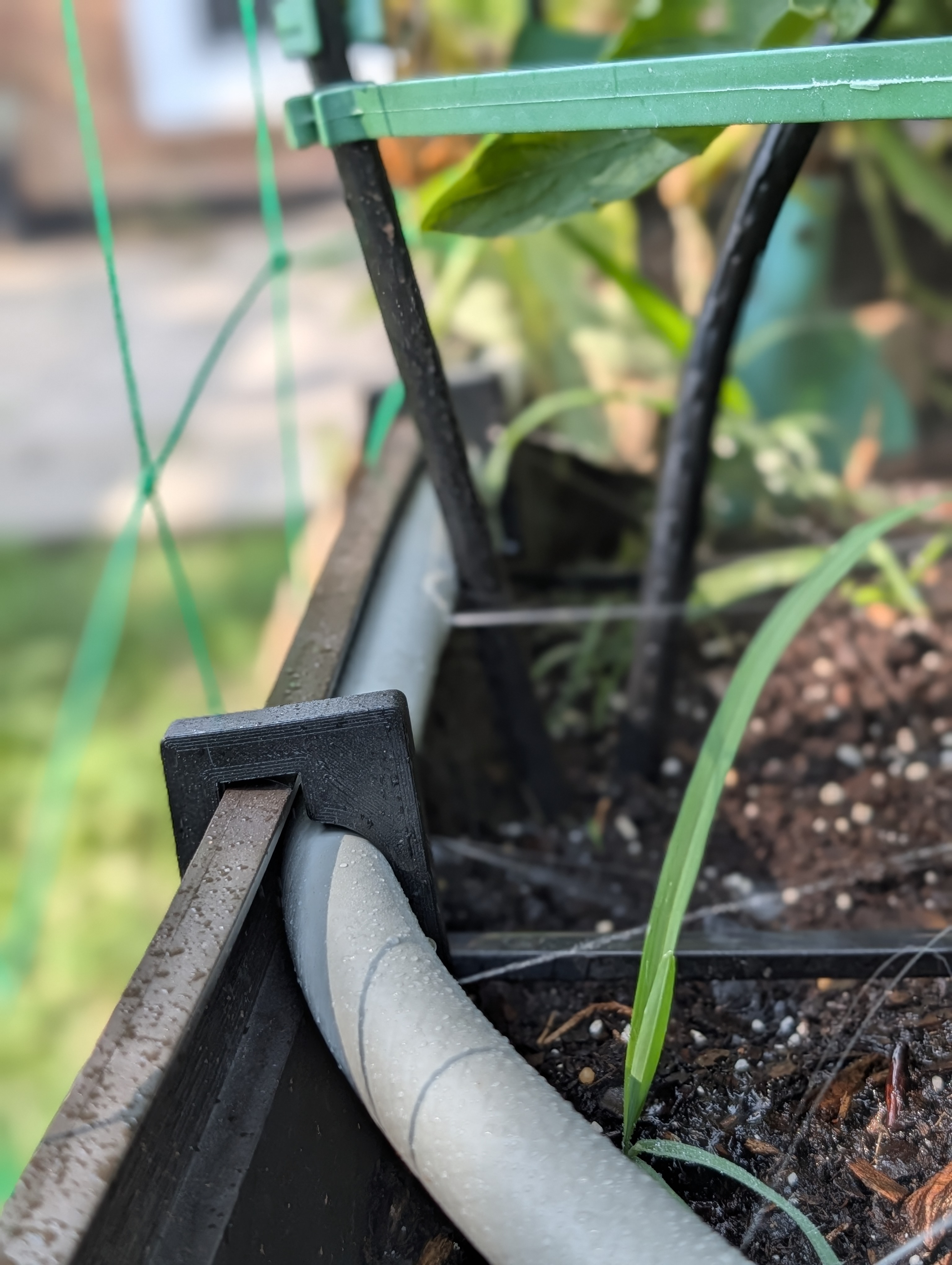 Hose Clip for Raised Planters