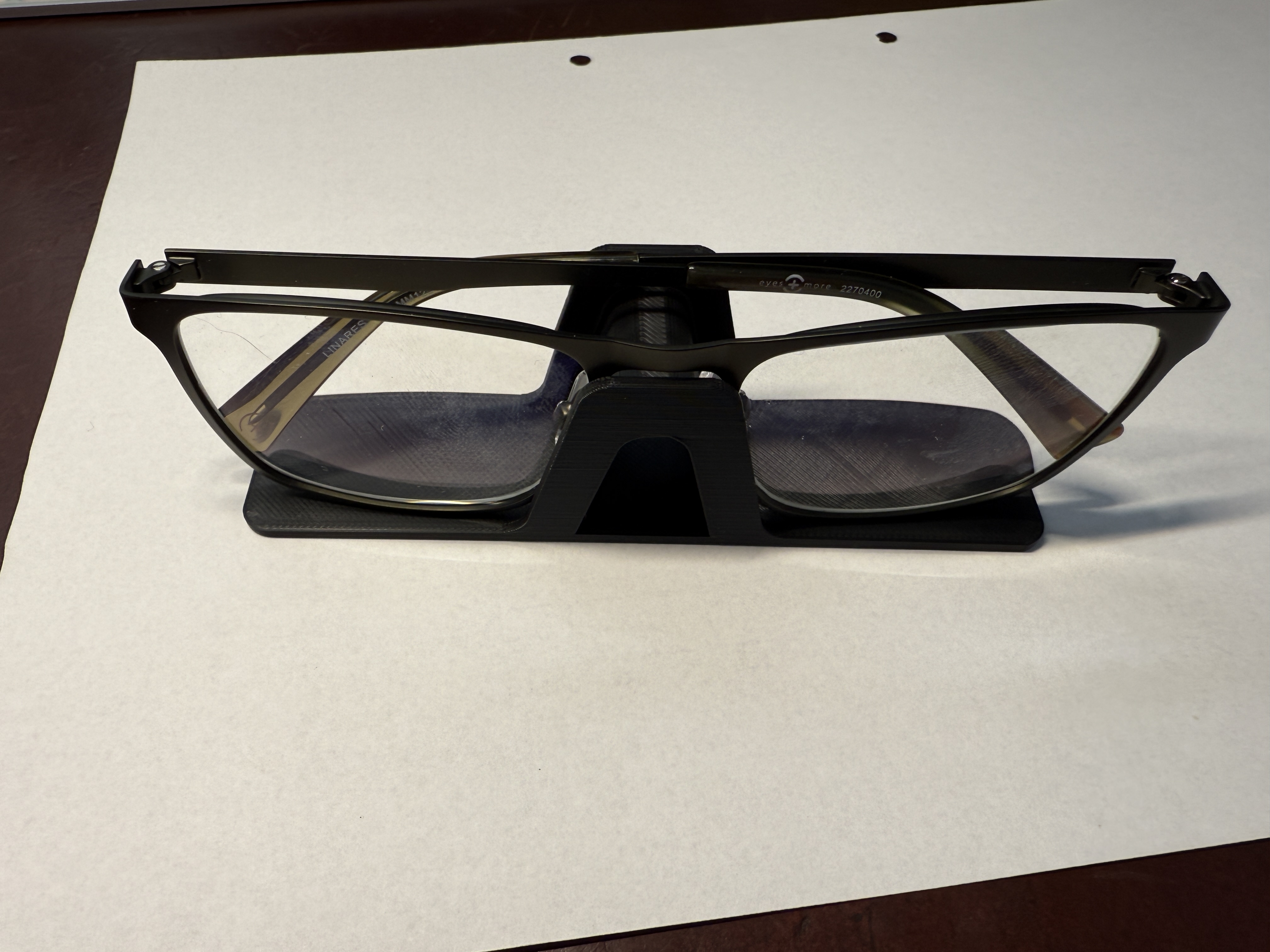 Reinforcement Glass Stand / Verstärkter Brillenständer
