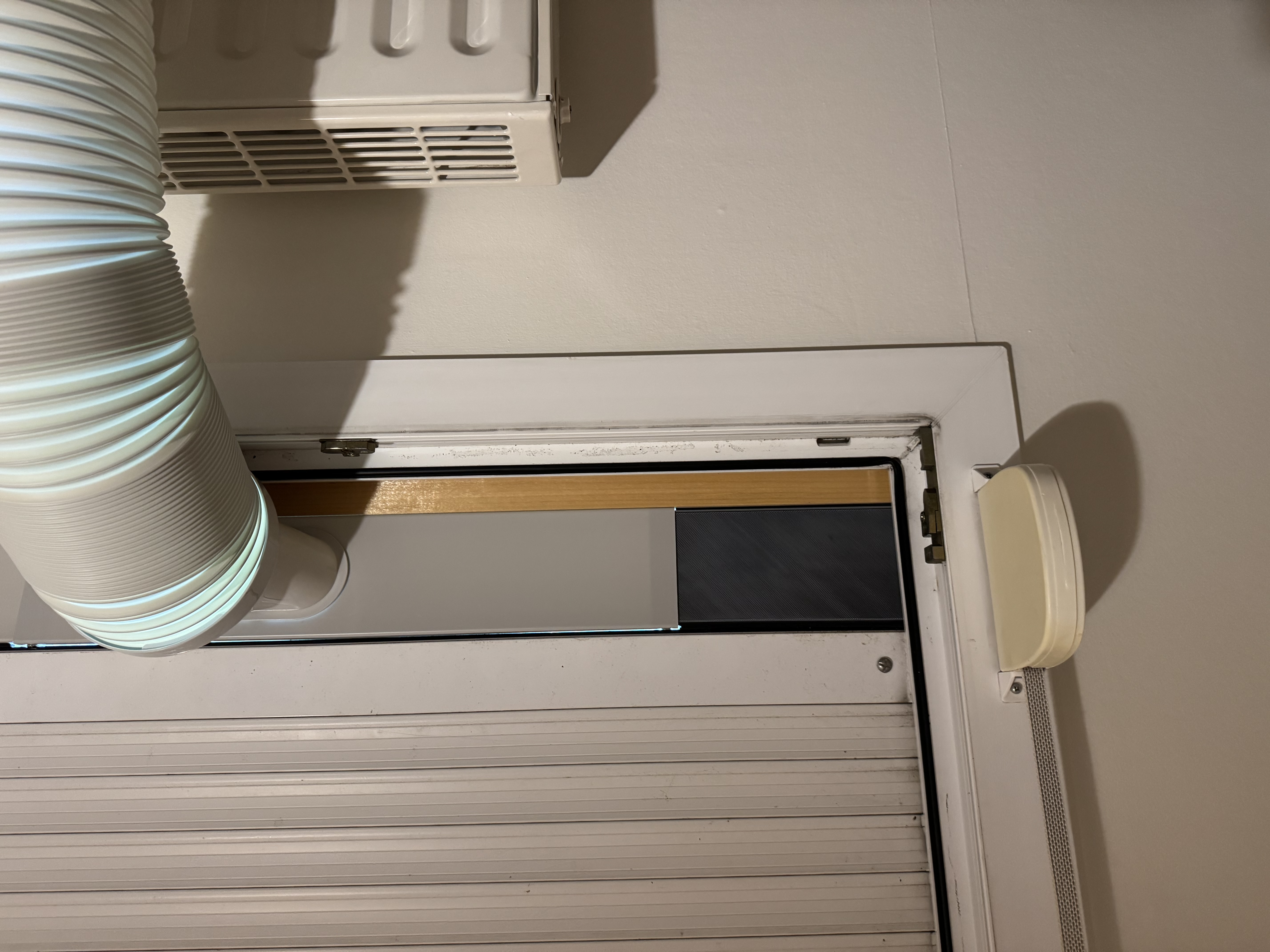 AC Extraction Hose Window Spacer