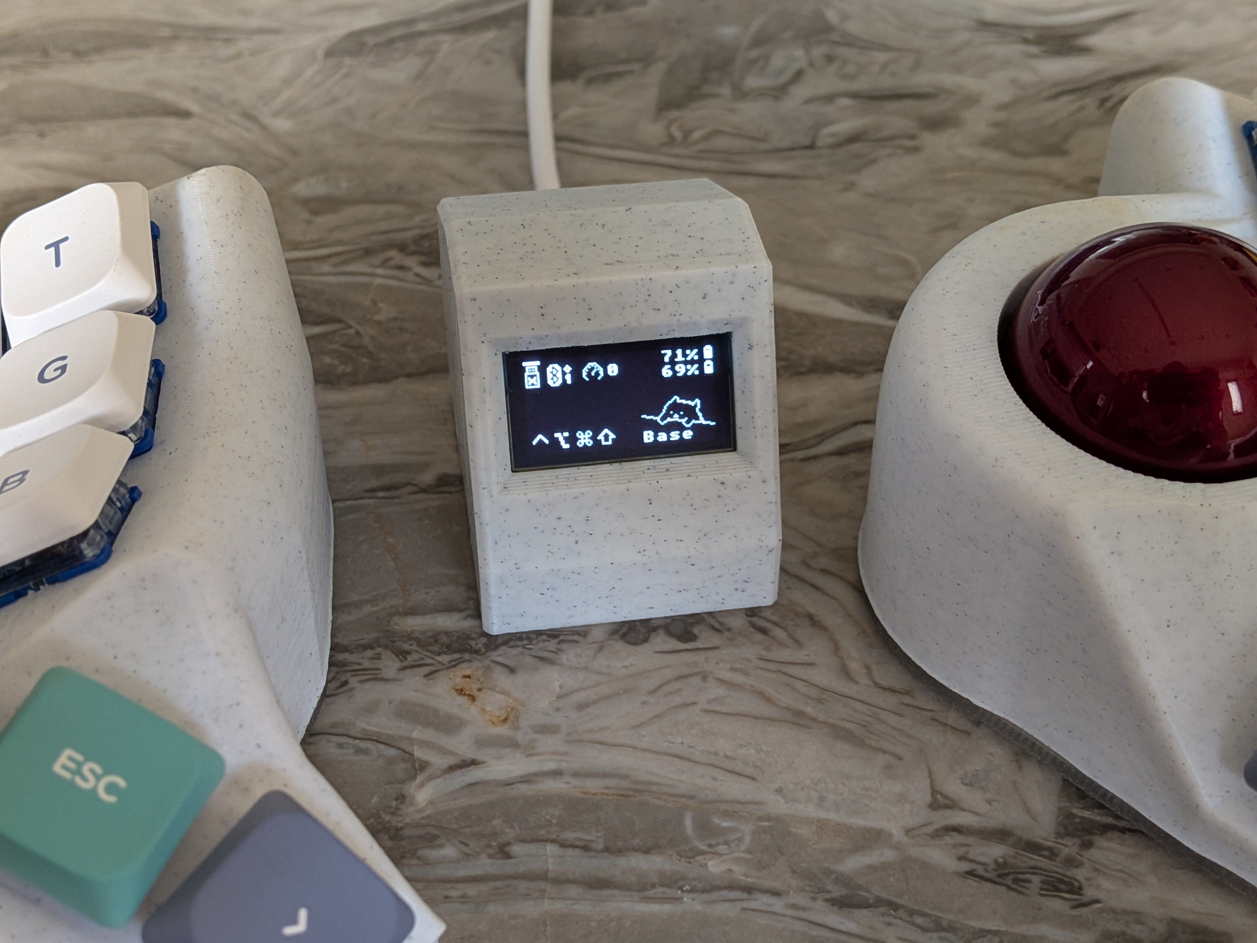 Englmaxi-style ZMK dongle case with SSD1306 & Xiao BLE (no soldering required)