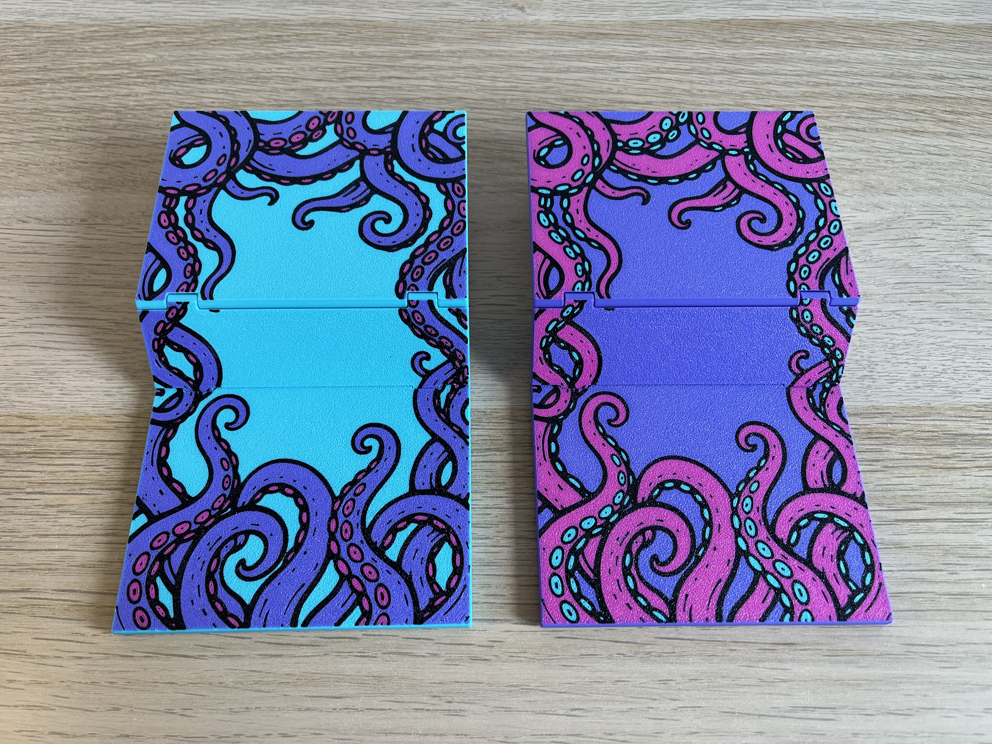 Miniatura 2 do modelo 3D Tentacles Cards Book Case
