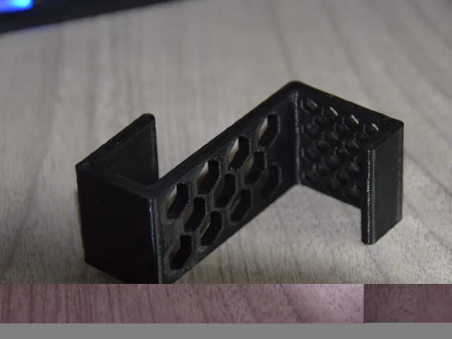 Headphone Mount (honeycomb)