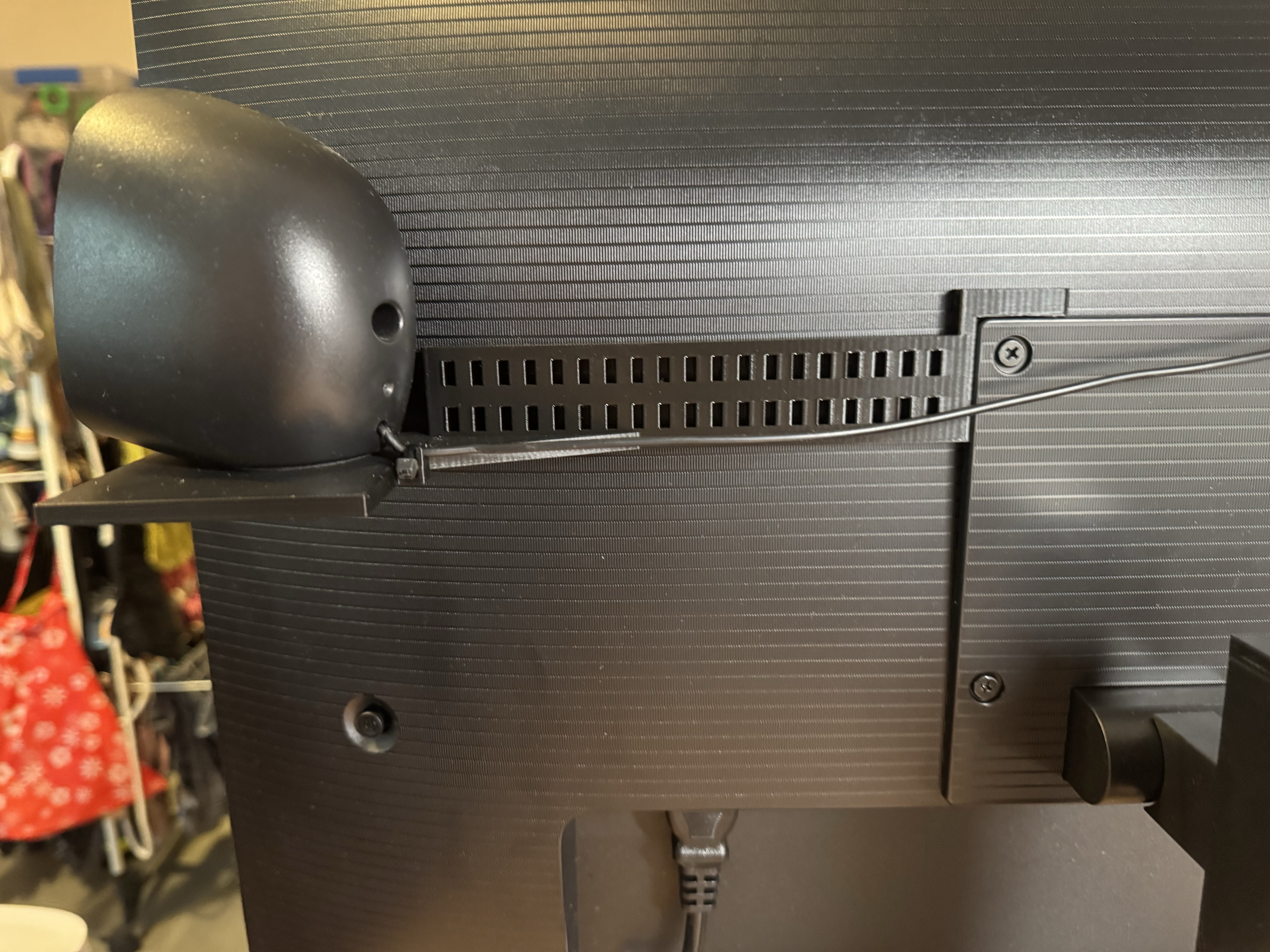 Philips back-mount arm for small speakers