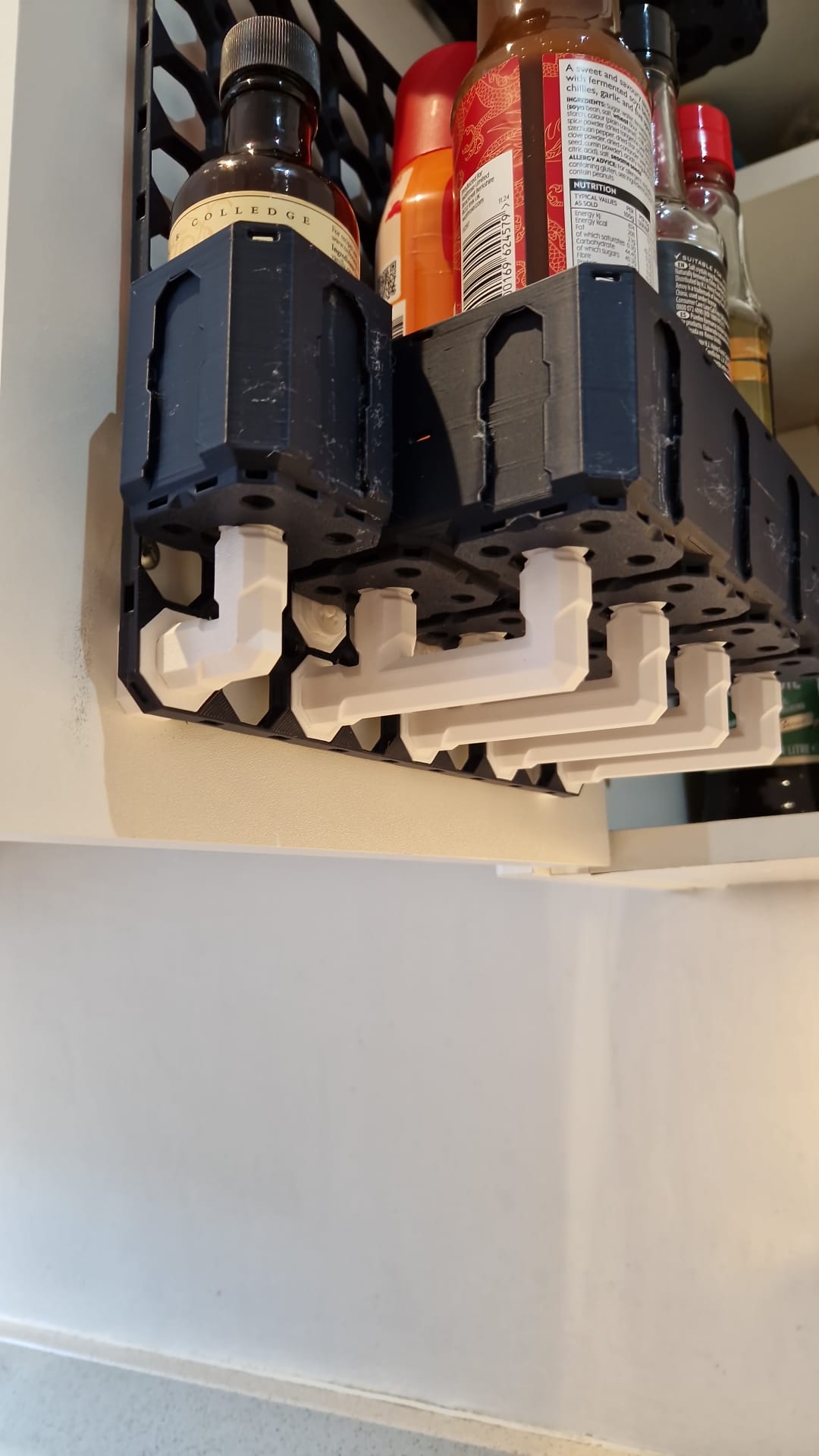 MultiBoard: Parametric Nx1 MU Brackets - Bolt-Locked Inserts