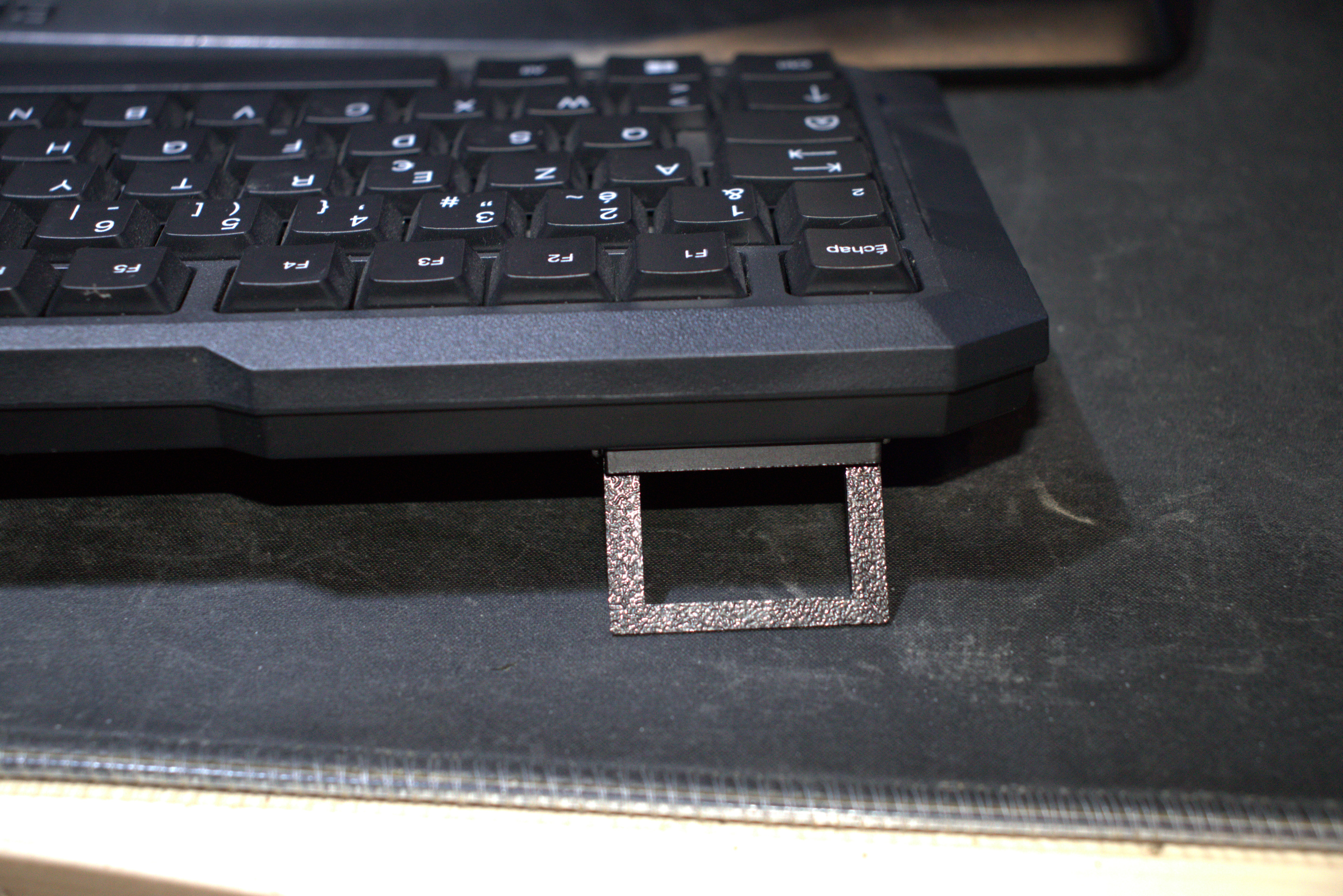Keyboard legs or laptop