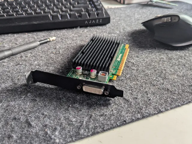 NVS 300 PCIE slot bracket