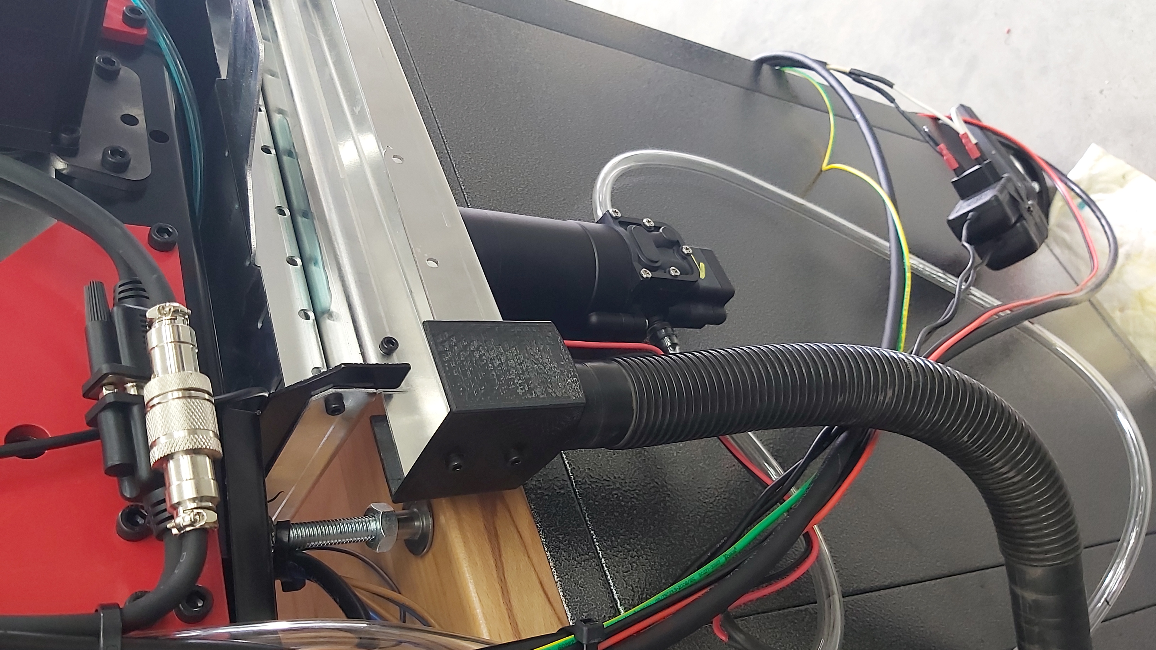 Coolant drain hose adapter for Shariff DMC2 CNC