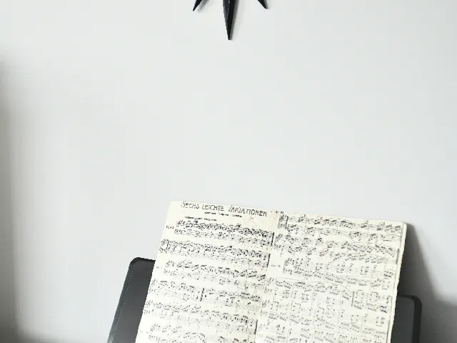 Modern Sharp Clock (No Supports)
