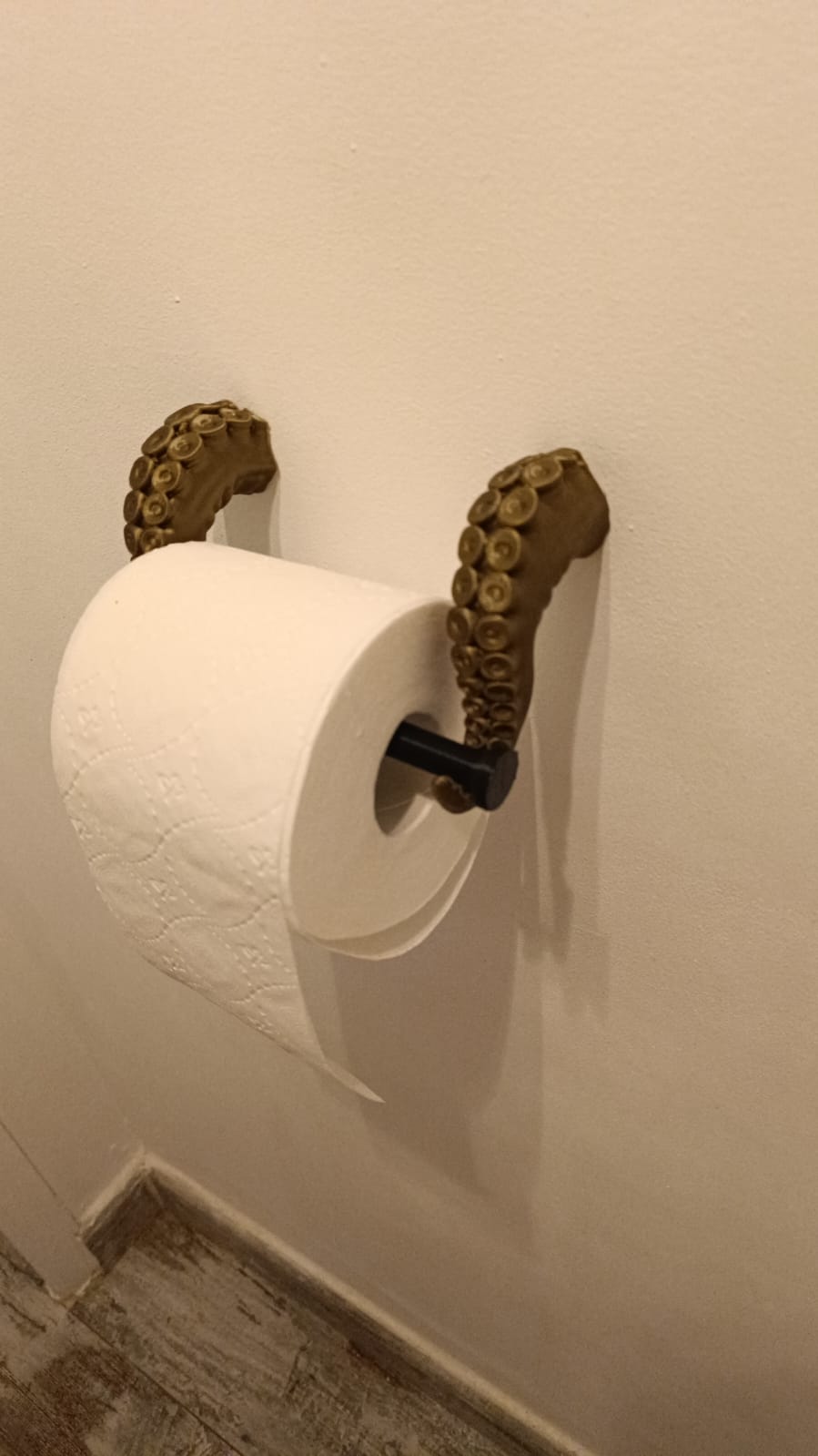 Tentacle Toilet Paper Roll Holder