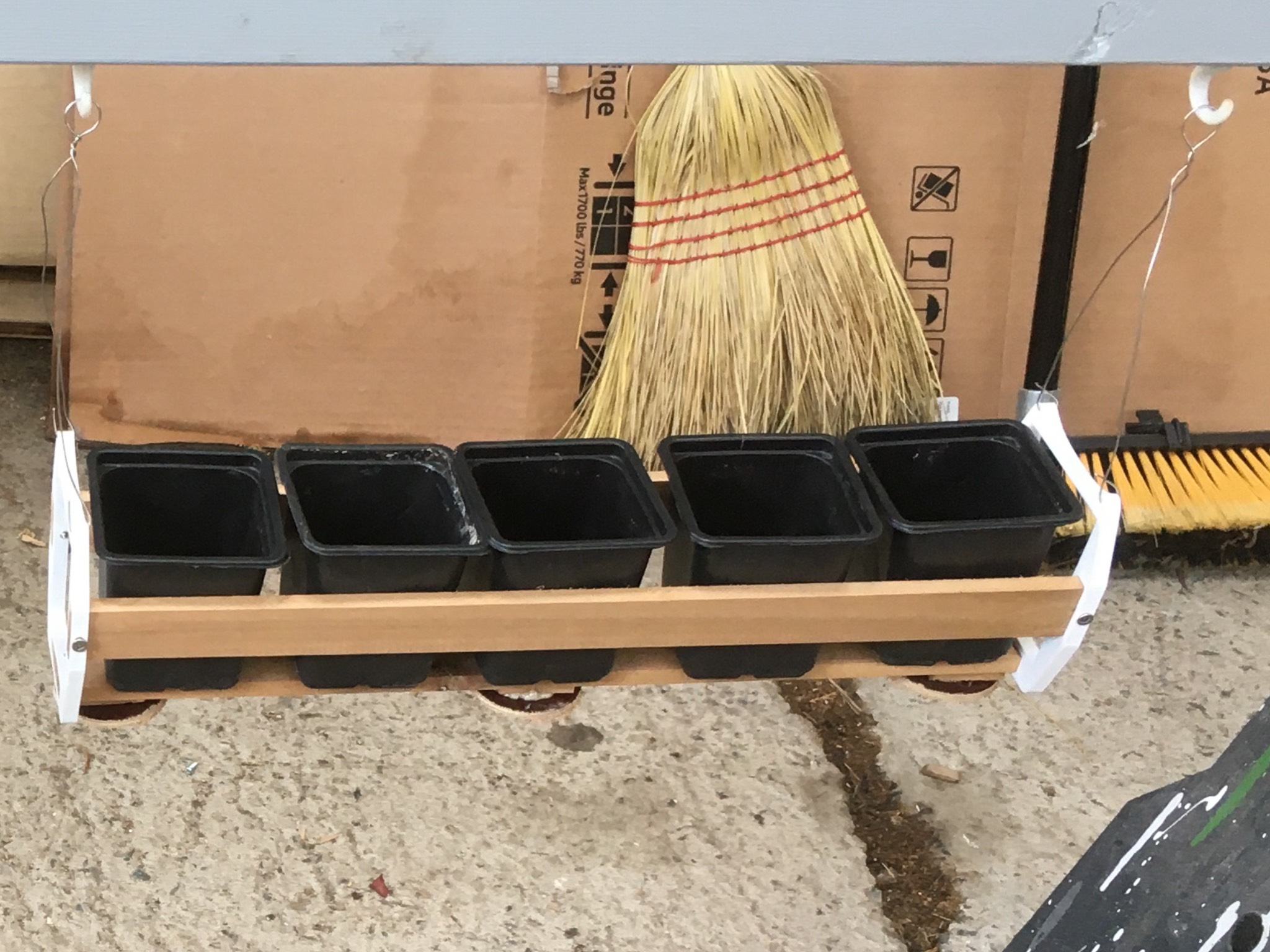 Small plant bracket (suspended)