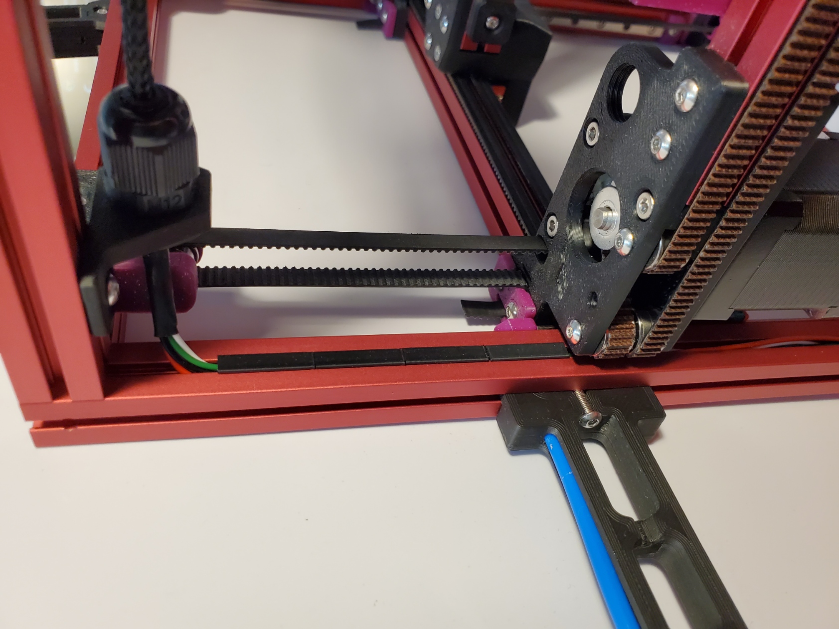 V0 1515 extrusion slot cover