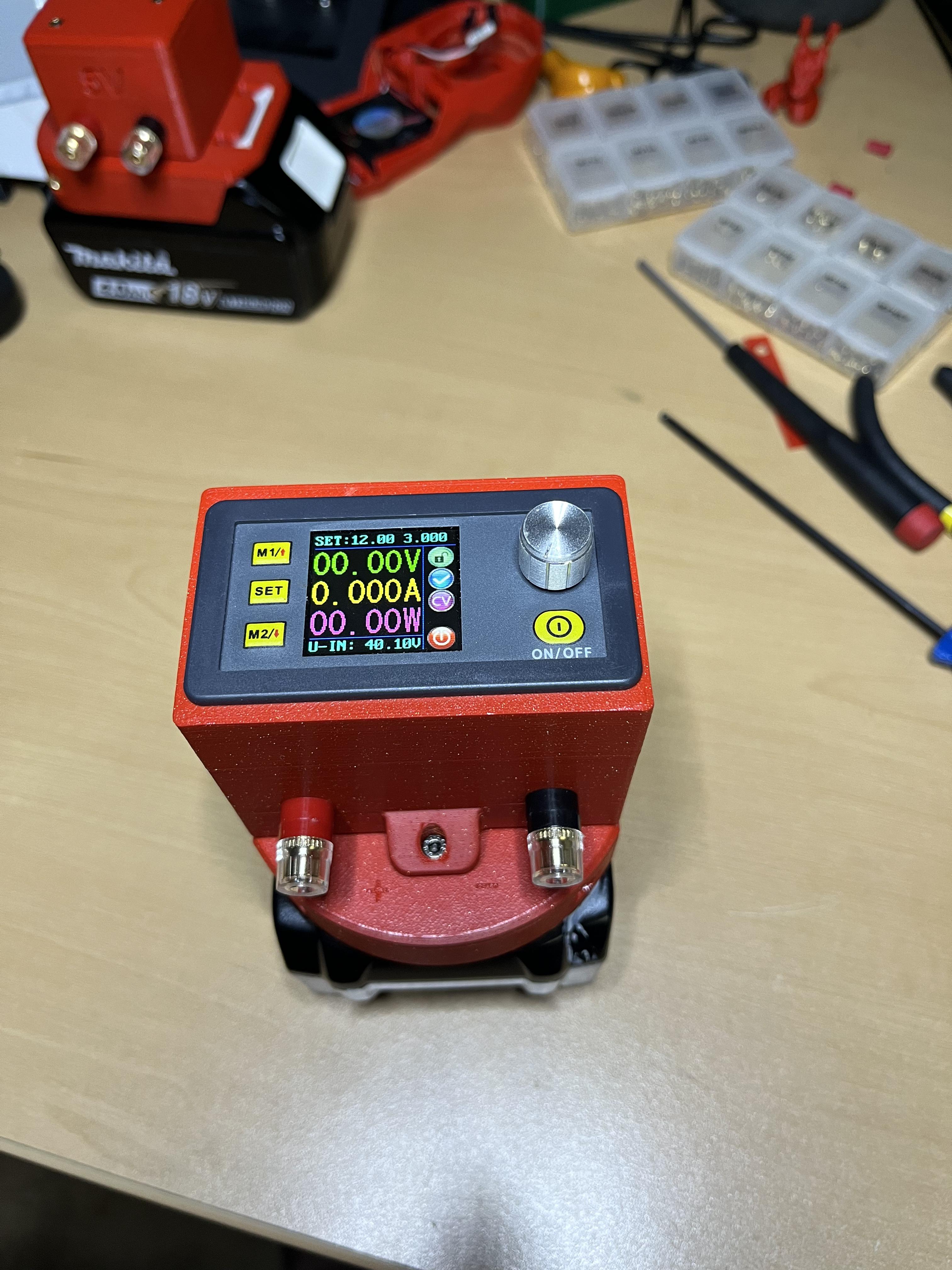 Makita 40V Power Supply