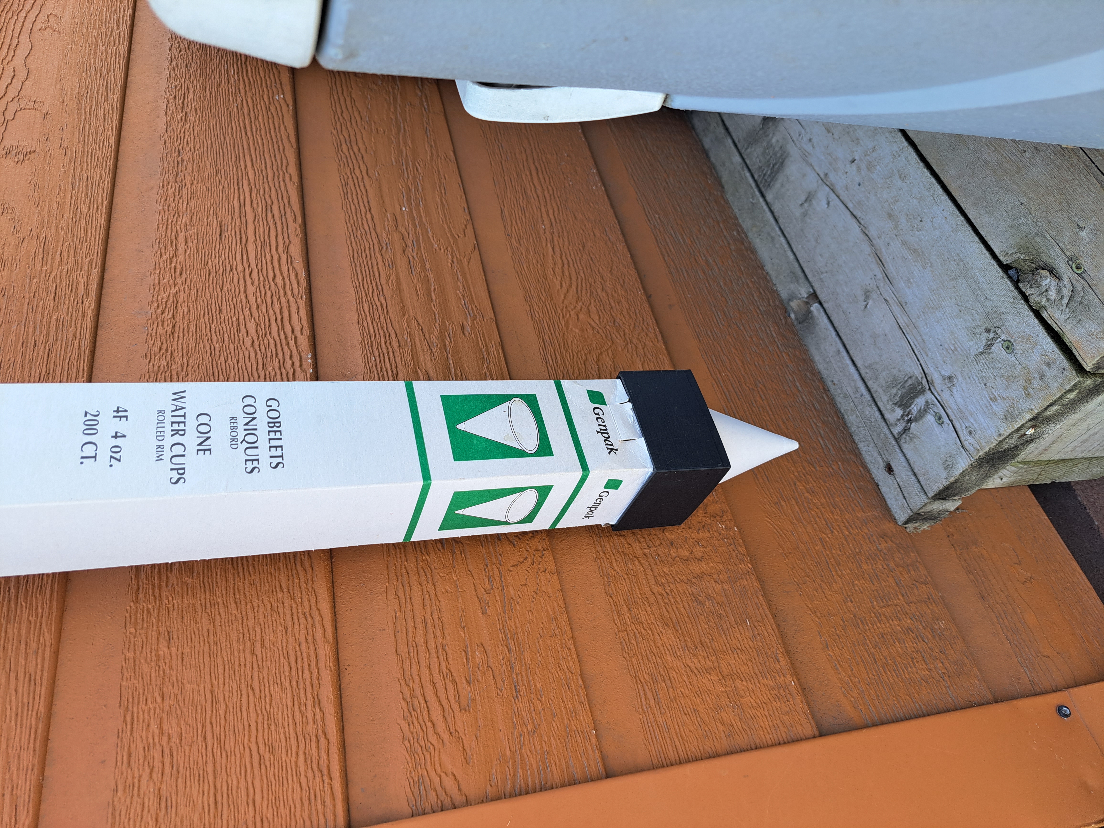 Conical cup dispenser