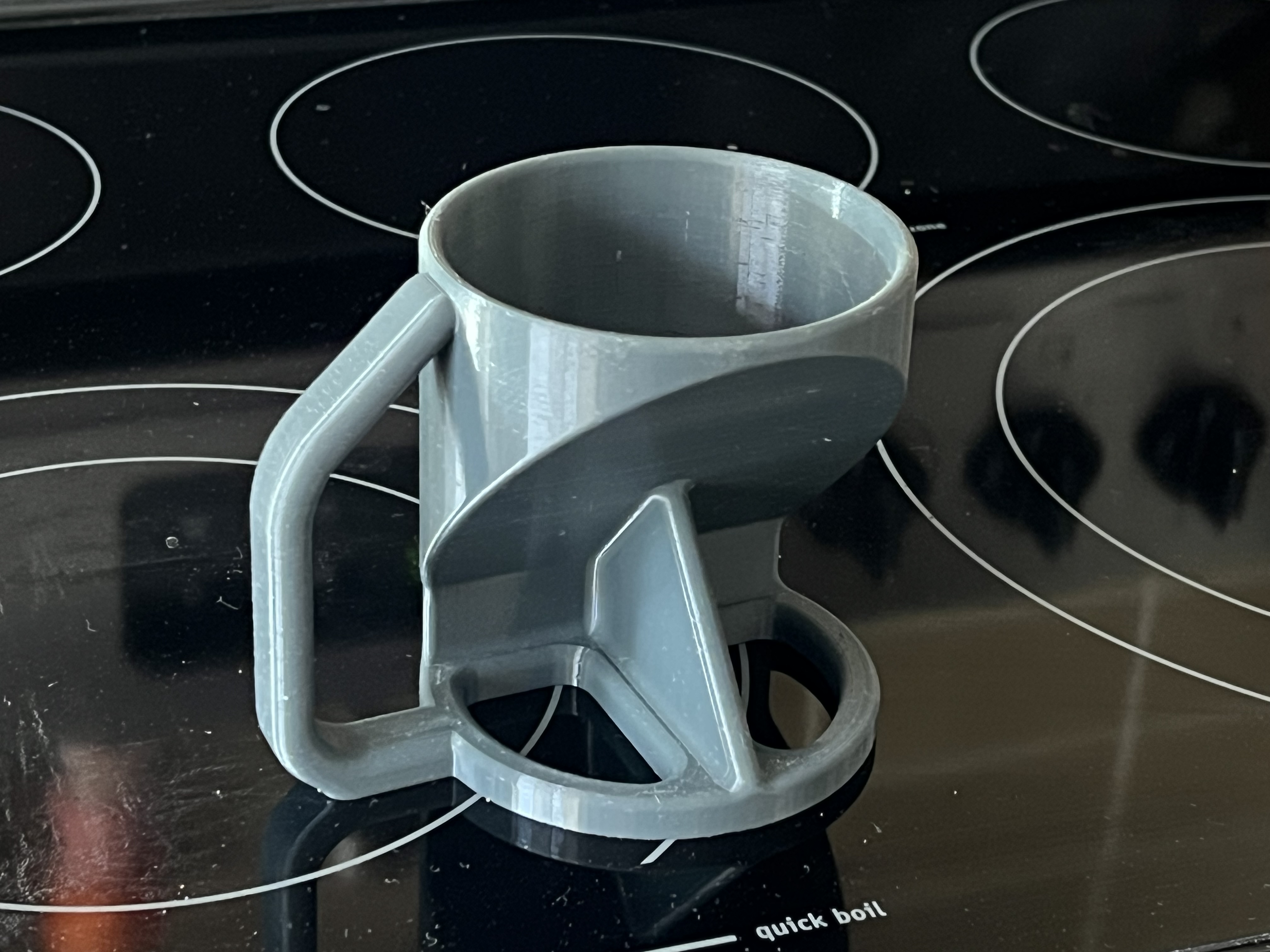 Adaptive Cup for Users with Limited Mobility
