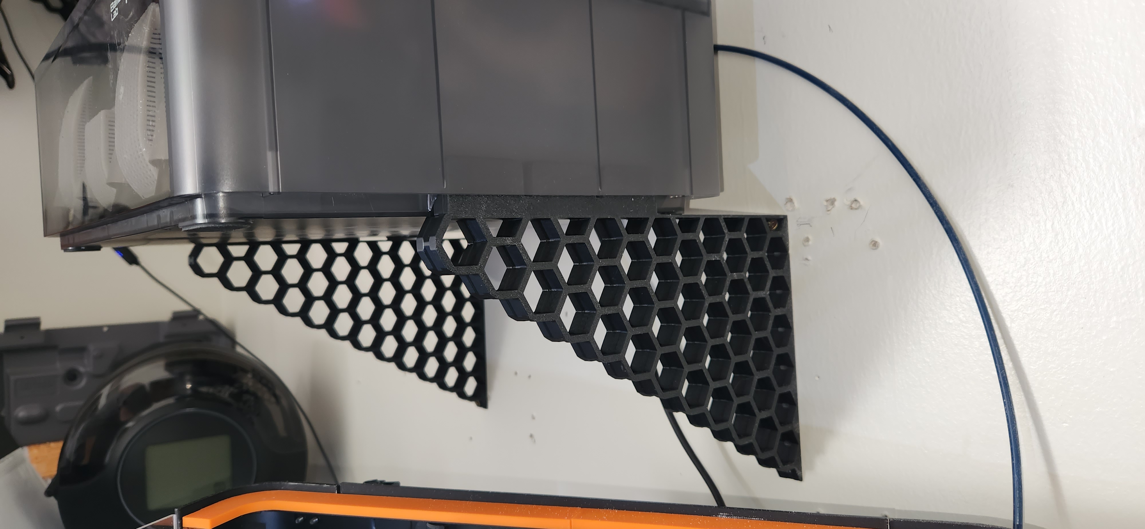 AMS Honycomb shelf support