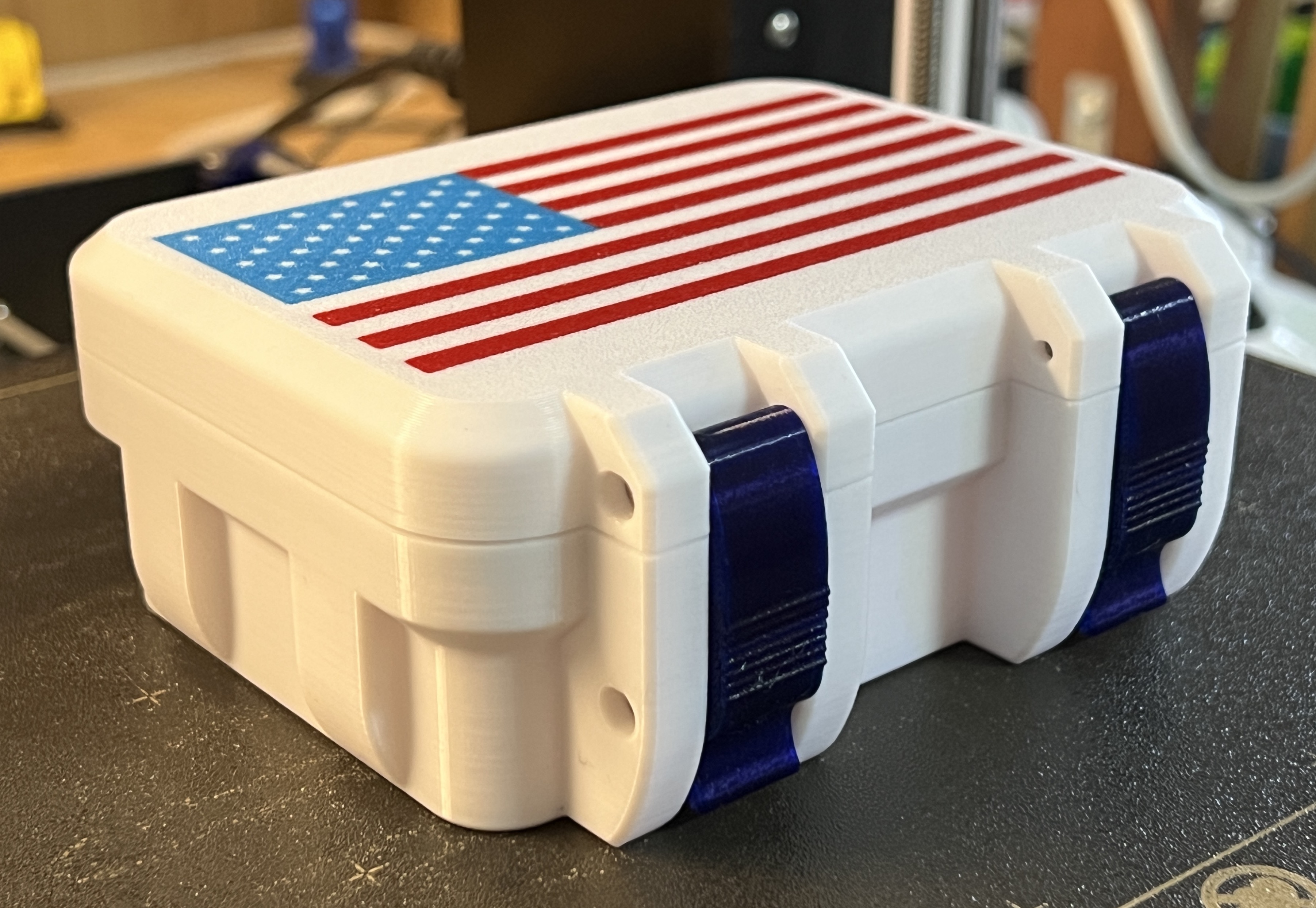 Penguin Utility Case American Flag Motif MMU Top