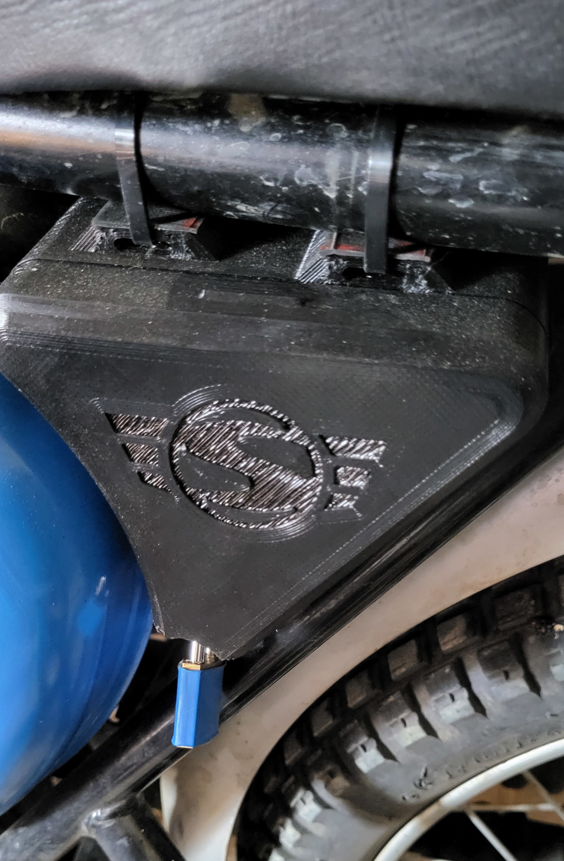 Simson S51 storage under the seat with FreeCAD file