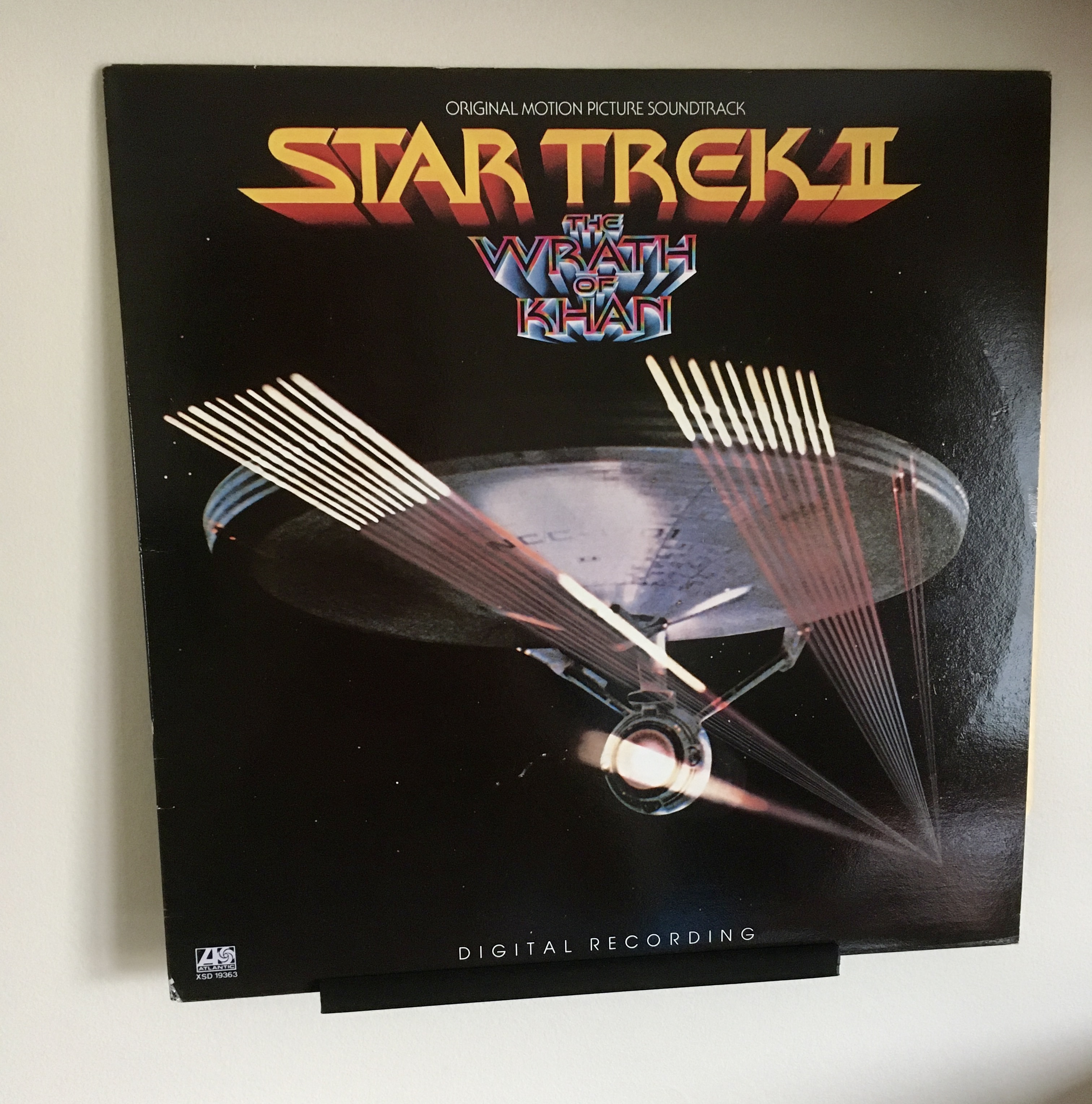 Thinner Screwless vinyl record wall holder