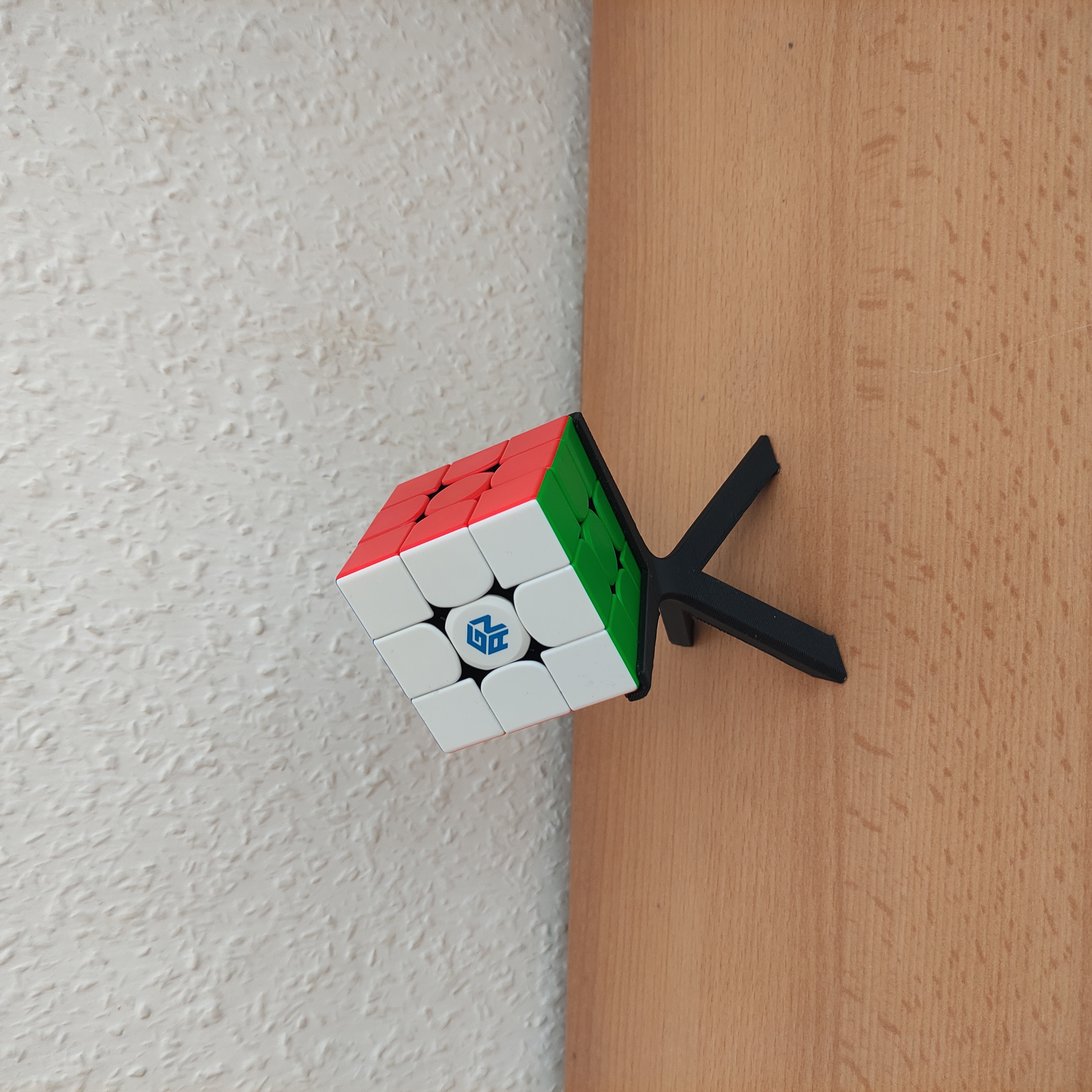 Simple Rubiks Cube stand