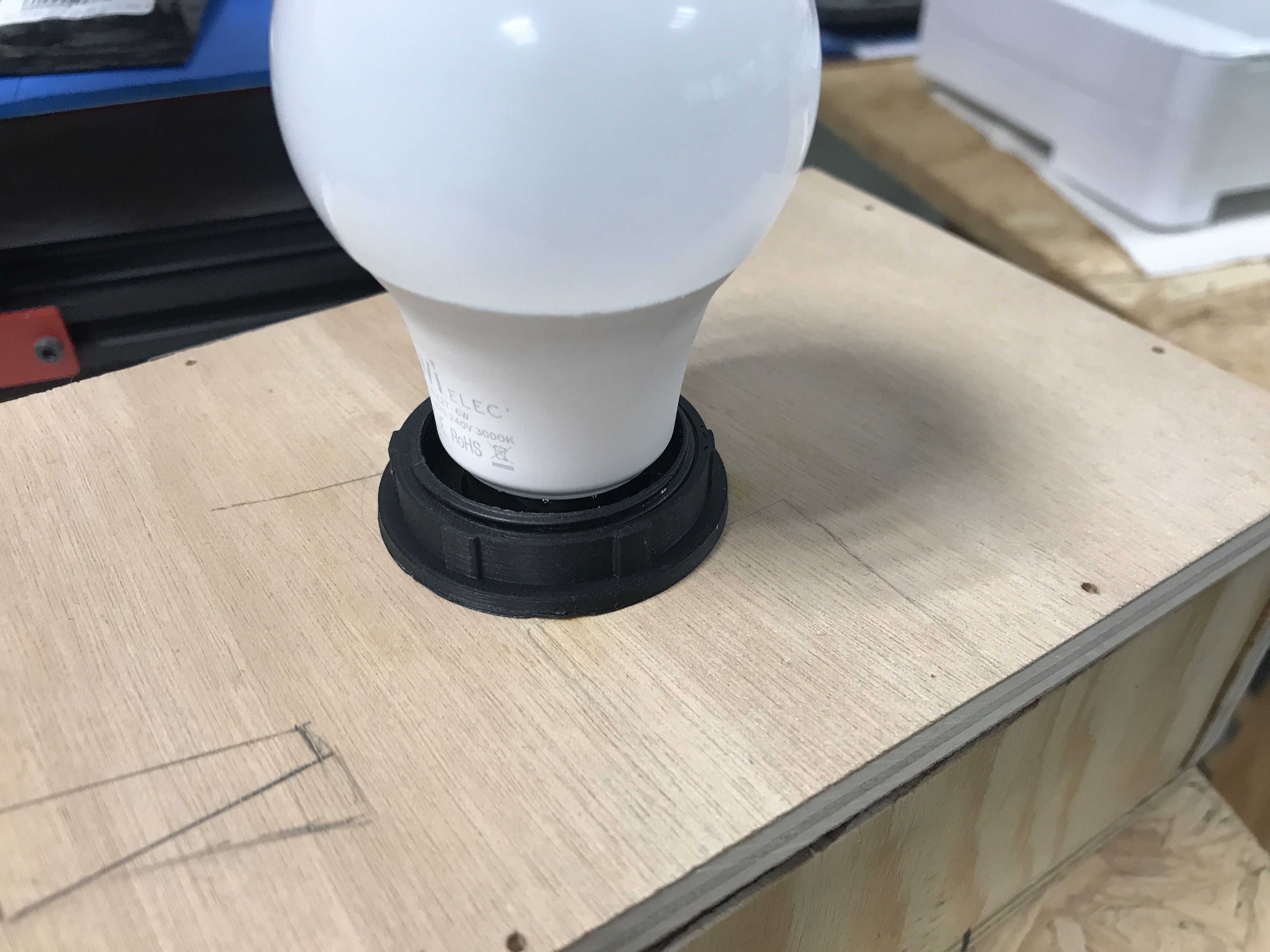 E27 bulb ring